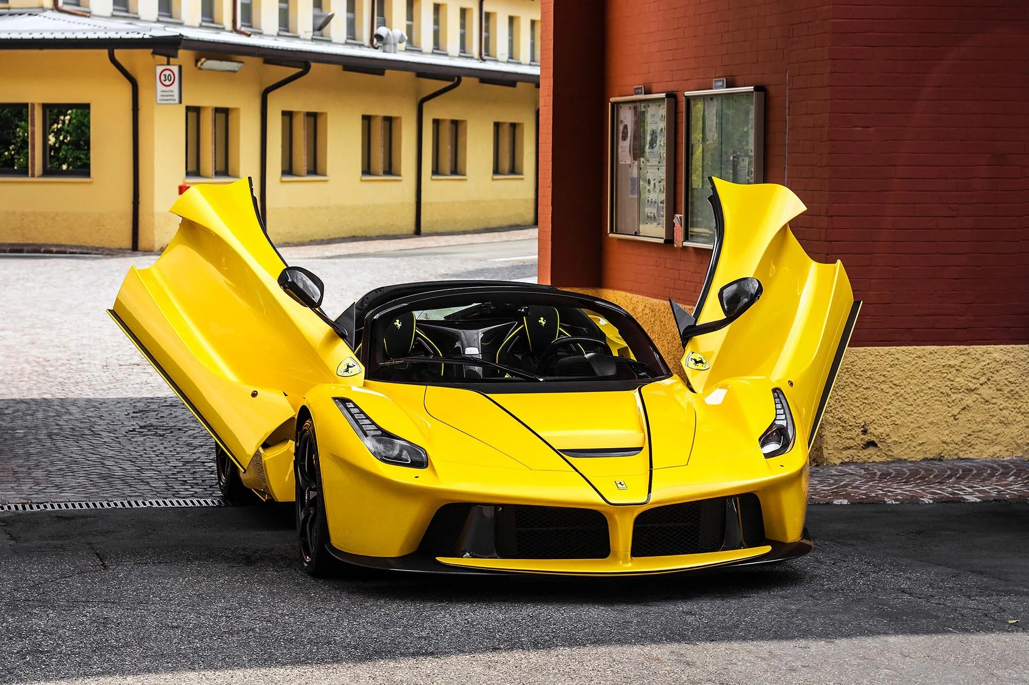 A #531 LaFerrari Aperta web.jpg