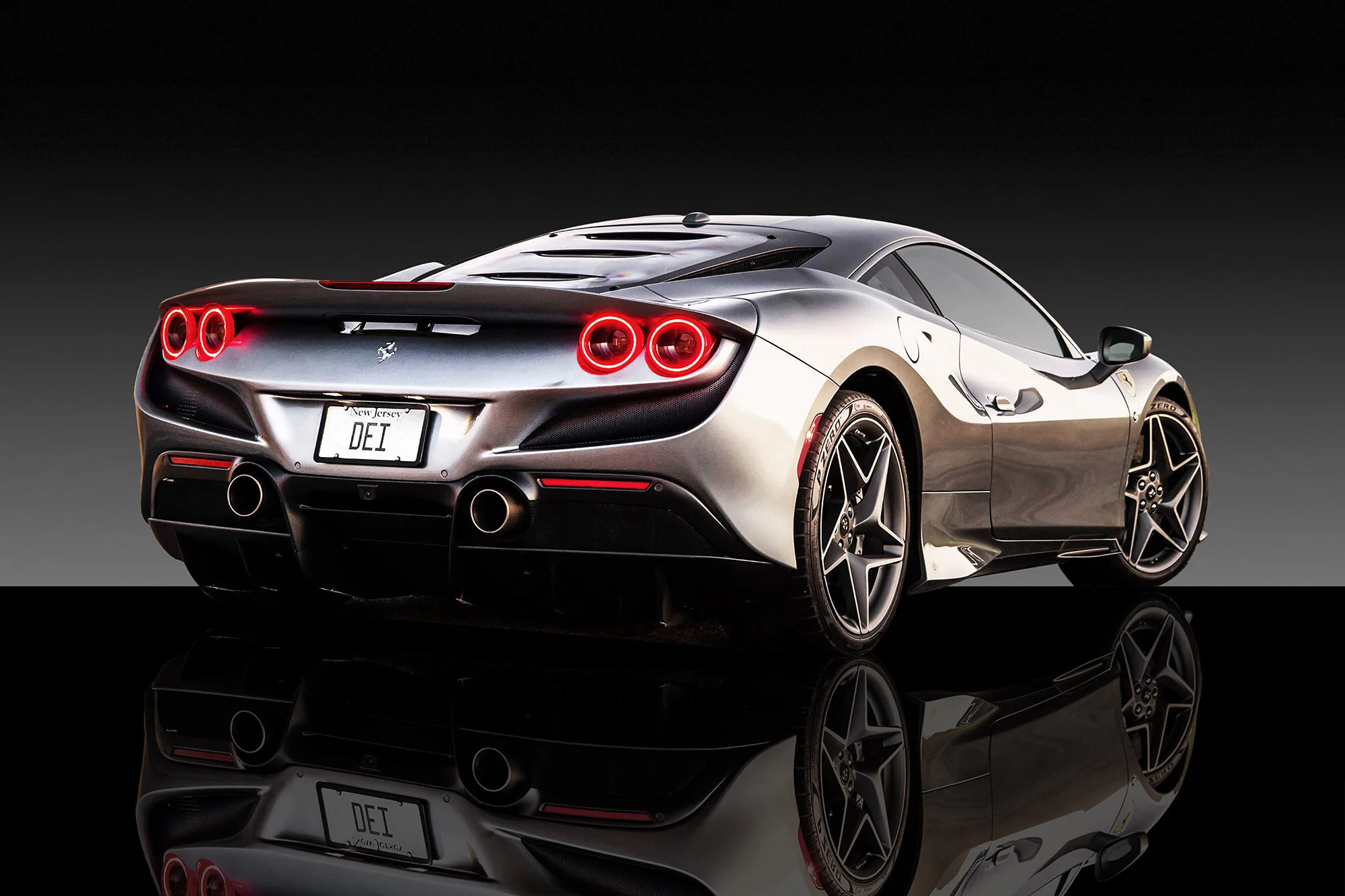 A #570 F8 Tributo web.jpg