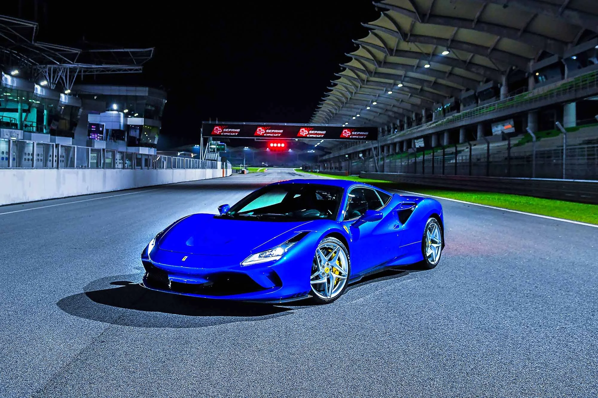 A #714 F8 Tributo web.jpg