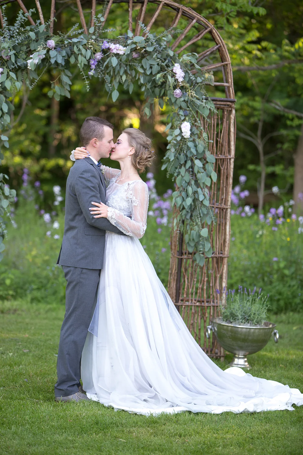 Nick-Natasha-Studio-Styled-Wedding-Sinclair-of-Skaneateles-NY-1810.jpg