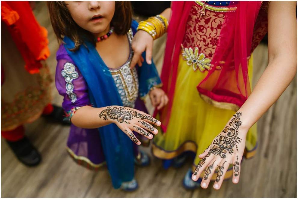Calgary_Wedding_Photography_Mehndi_Ceremony_2017_Blog_0022.jpg