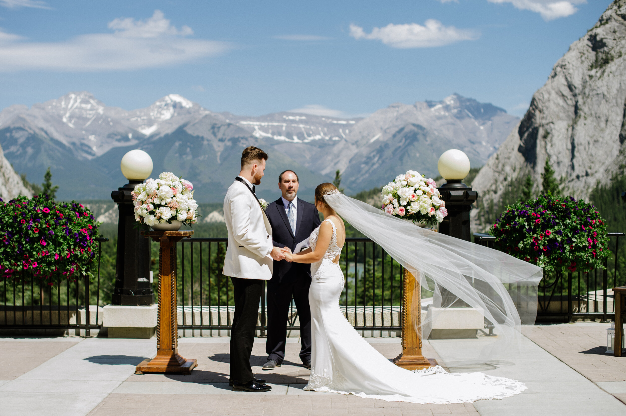 Alyssia_Jonah_Banff_Springs_Hotel__Wedding_2020_CDSPhoto_HR_003.jpg