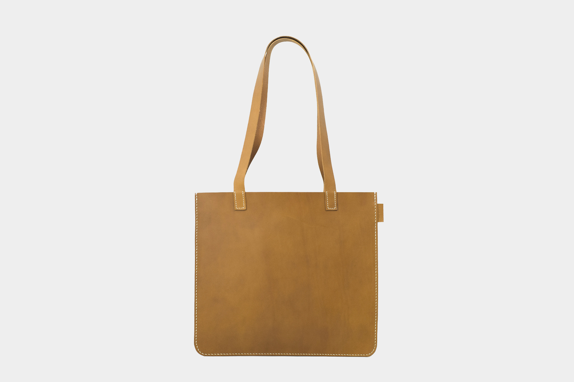 Leather bag and accessory brand focused on telling stories through minimal and timeless design - handmade in East London