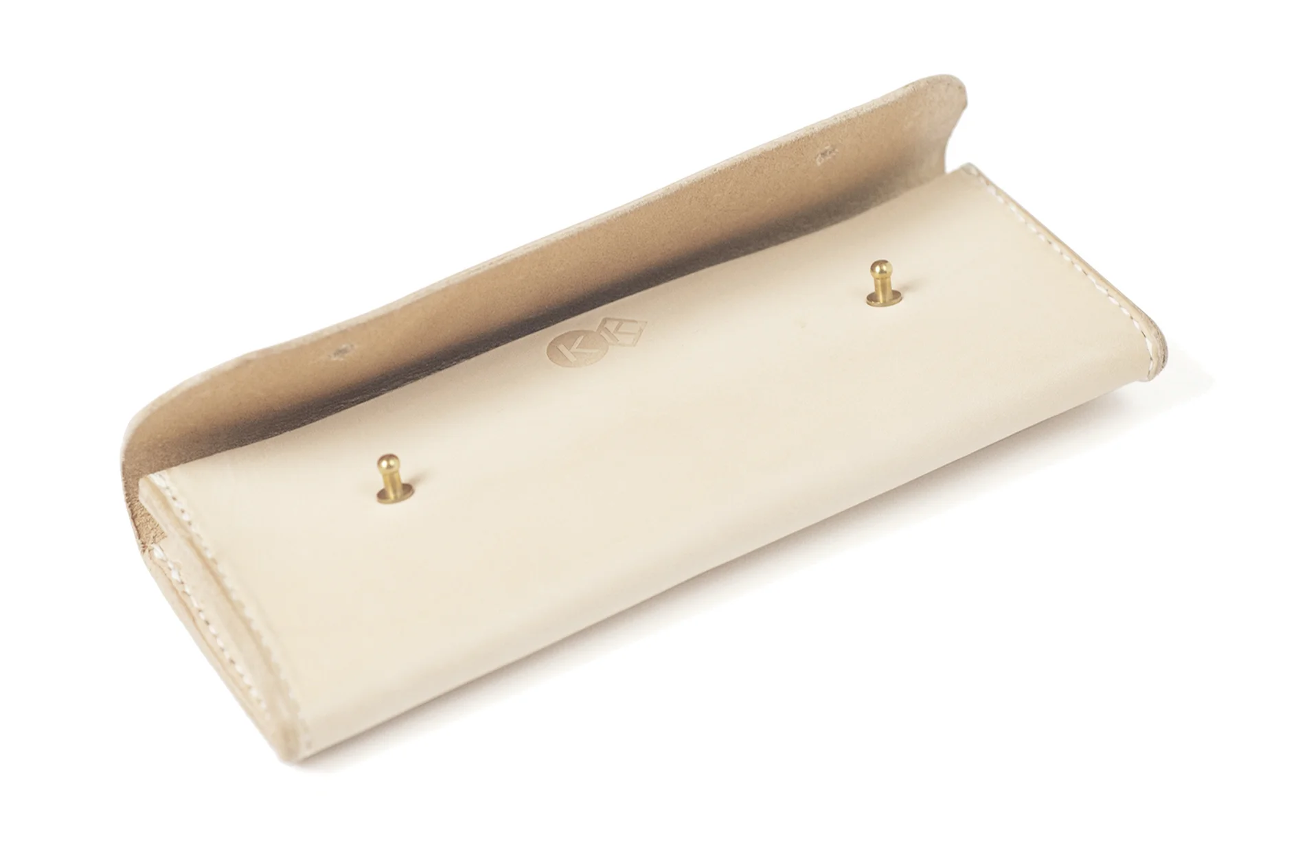 Leather bag and accessory brand focused on telling stories through minimal and timeless design - handmade in East London
