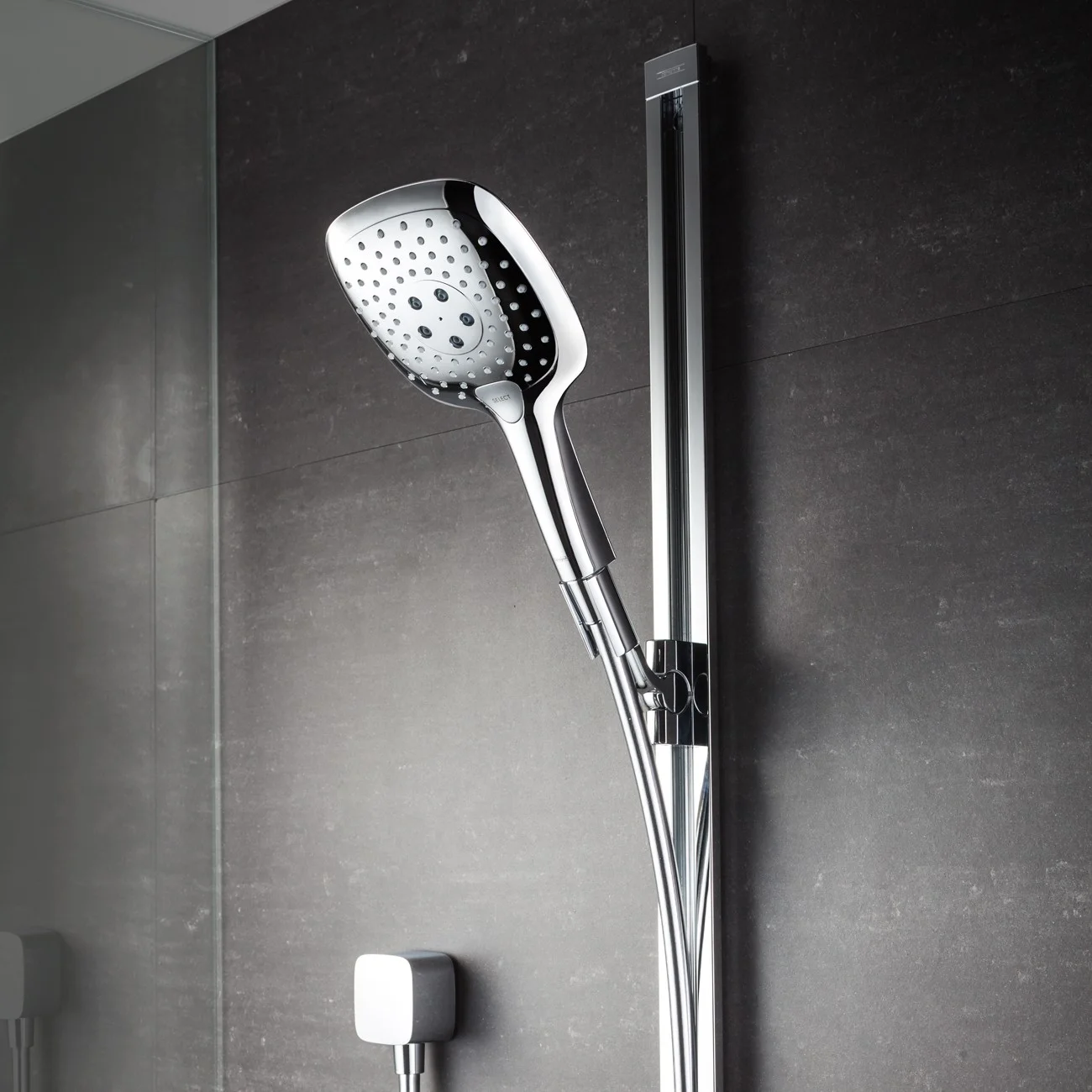 hansgrohe_raindance_showers_select-e150-luxury-rail-shower_327824_2.jpg