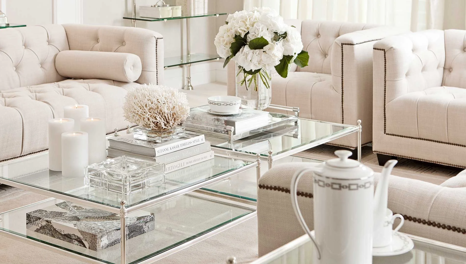 eichholtz_aubrey_coffee_table_and_paolo_armchair_-_shop_eichholtz_at_luxdeco.com_1.jpg