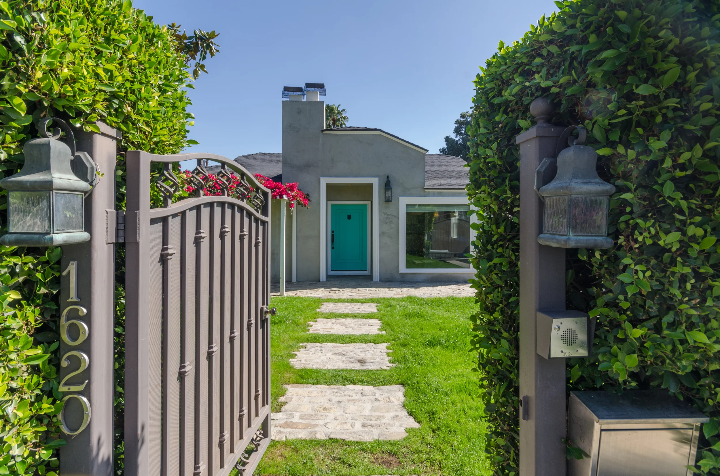 1620NStanleyAve-001.jpg