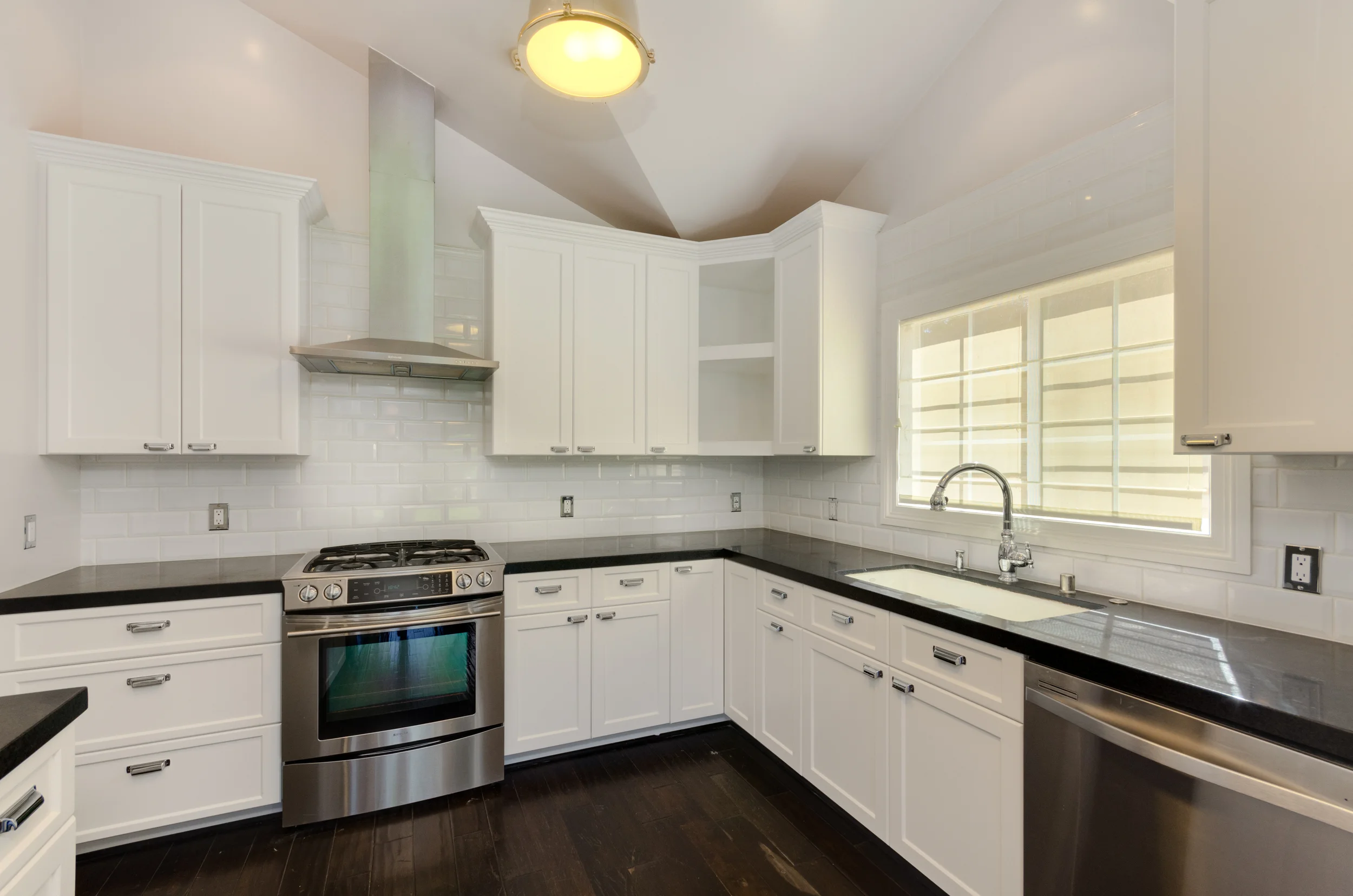 1620NStanleyAve-007.jpg