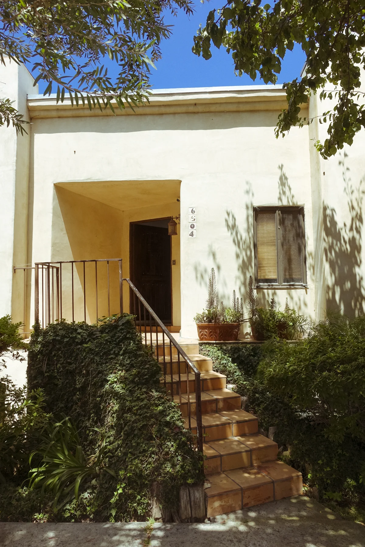 018 FRONT OUTSIDE.jpg