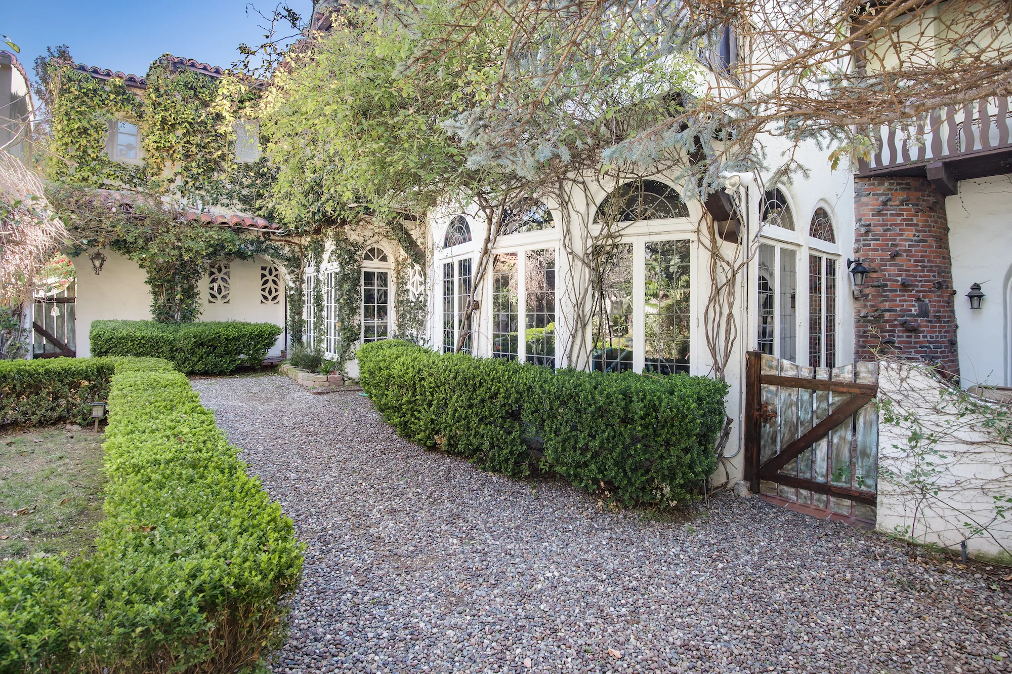 008 COurt 006 Pool 4915 Los Feliz For Sale Los Angeles Lease The Malibu Life Team Luxury Real Estate.jpg