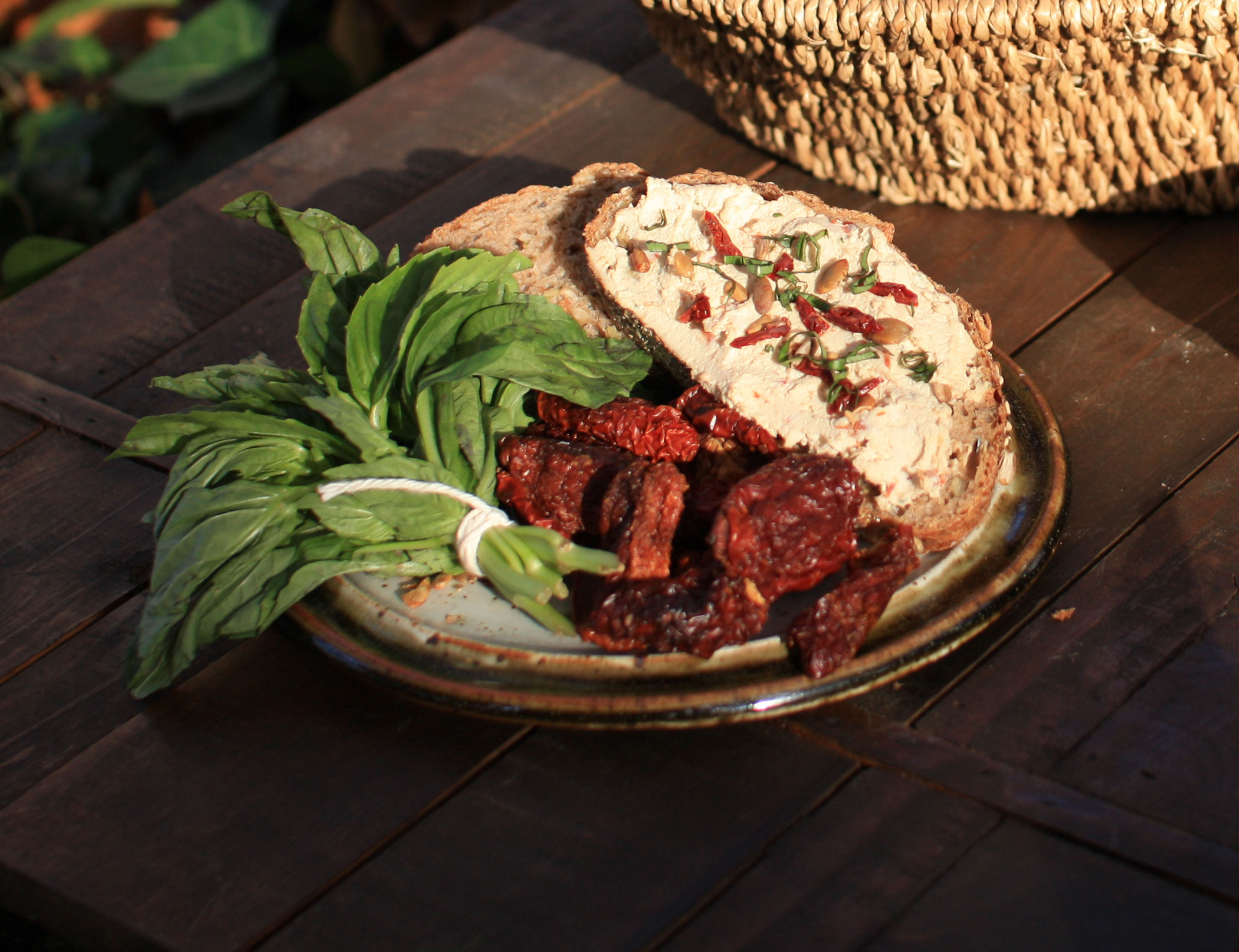 SDT - Vegan_sun_dried_tomato_basil_cheese1.jpg