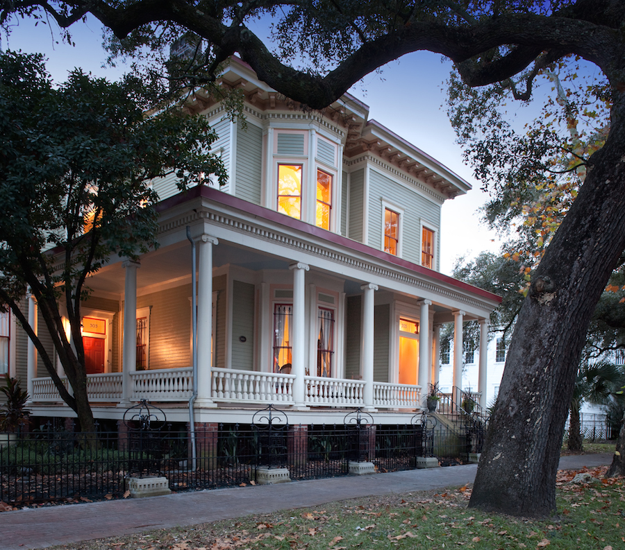 Top Bead and Breakfast Savannah, Printmakers Inn Side house.jpg