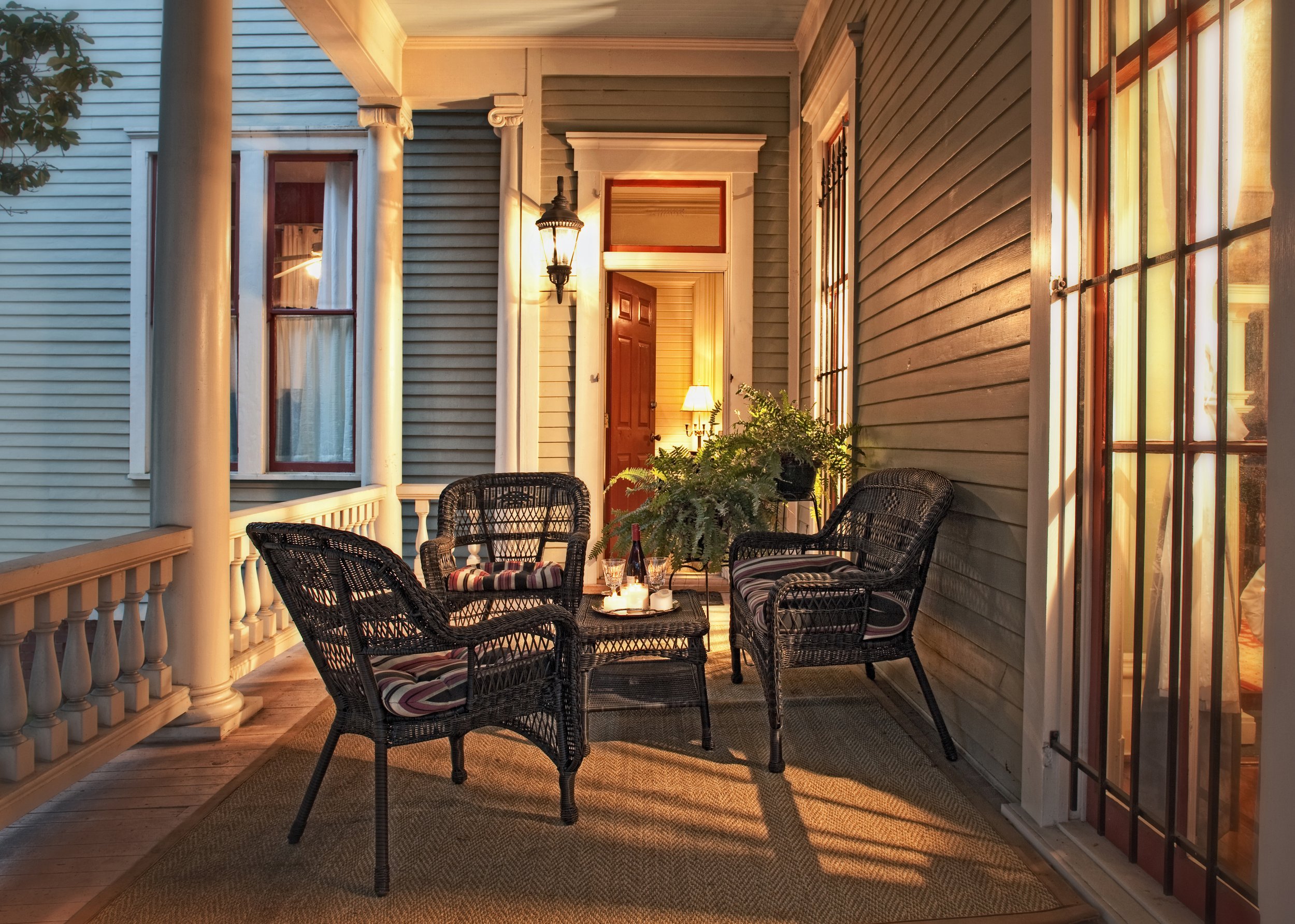  Button Suite Porch 