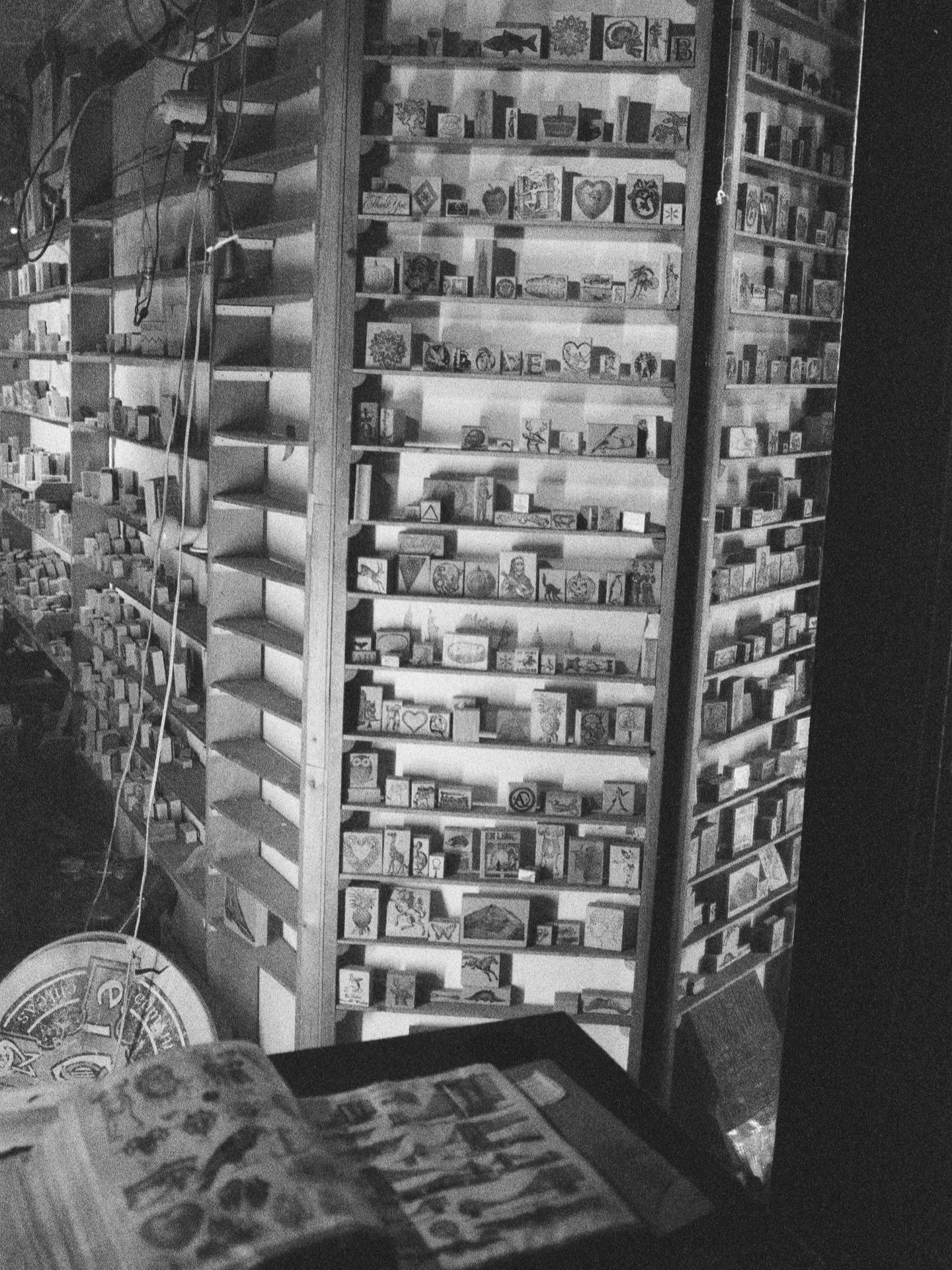 Finding those really special places warms my heart.

#filmphotography #smallbusinessowner #smallbusinesssupportingsmallbusiness #filmphotographer ilfordfilm