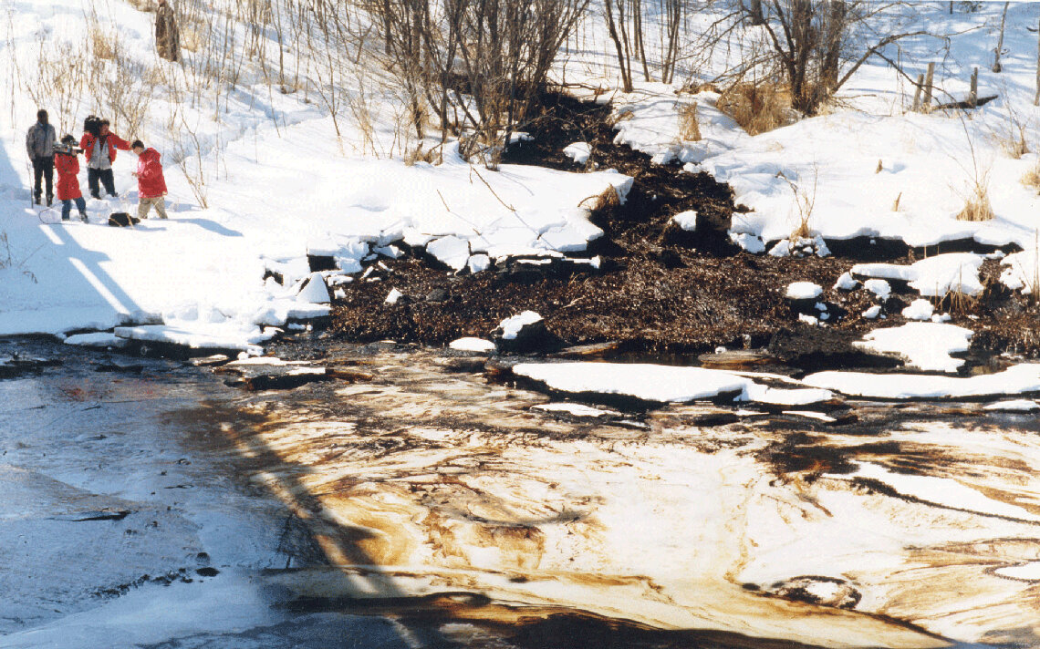 1991 Grand Rapids oil spill.jpg