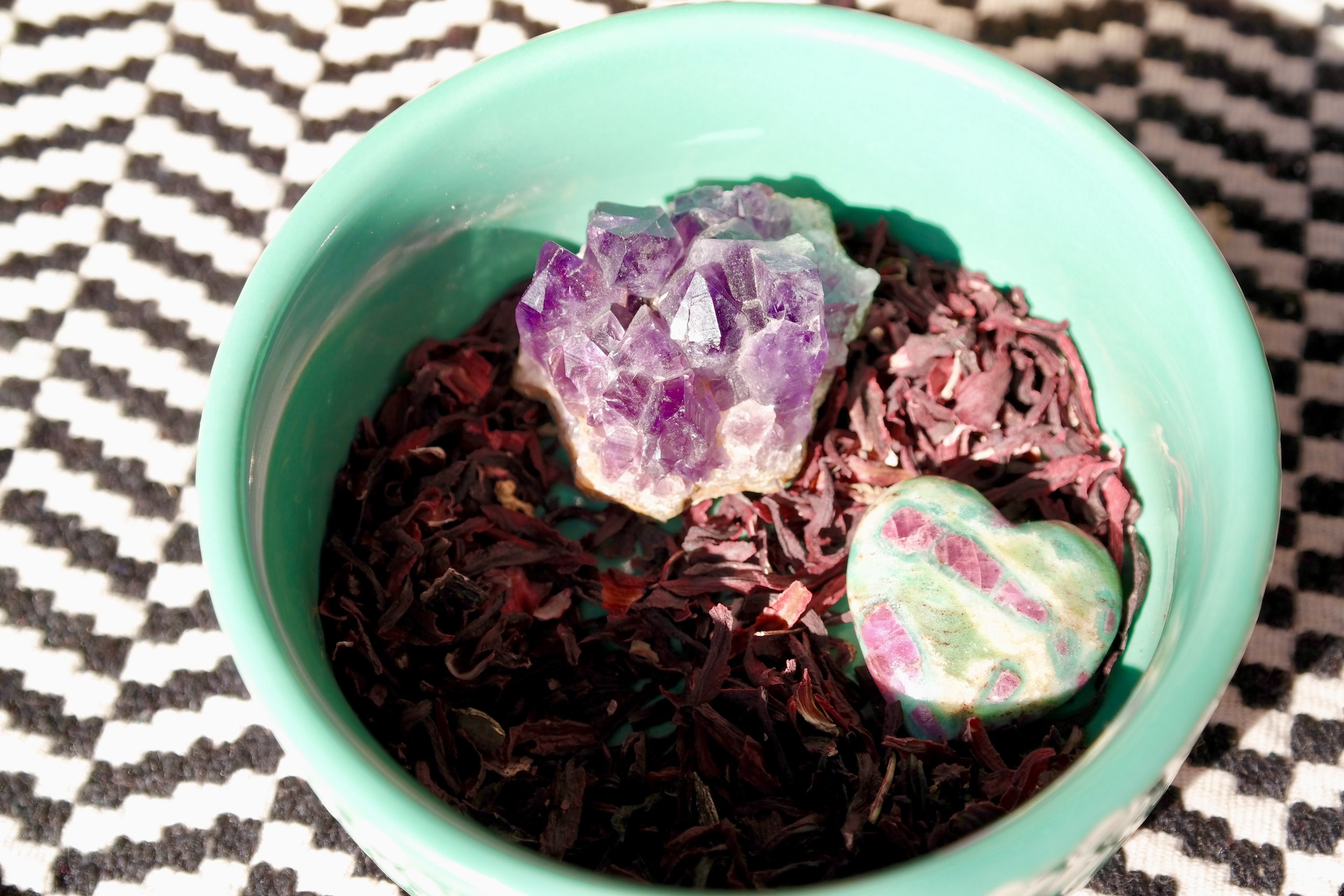 Infuse those tea leaves for bonus healing Crystal power!