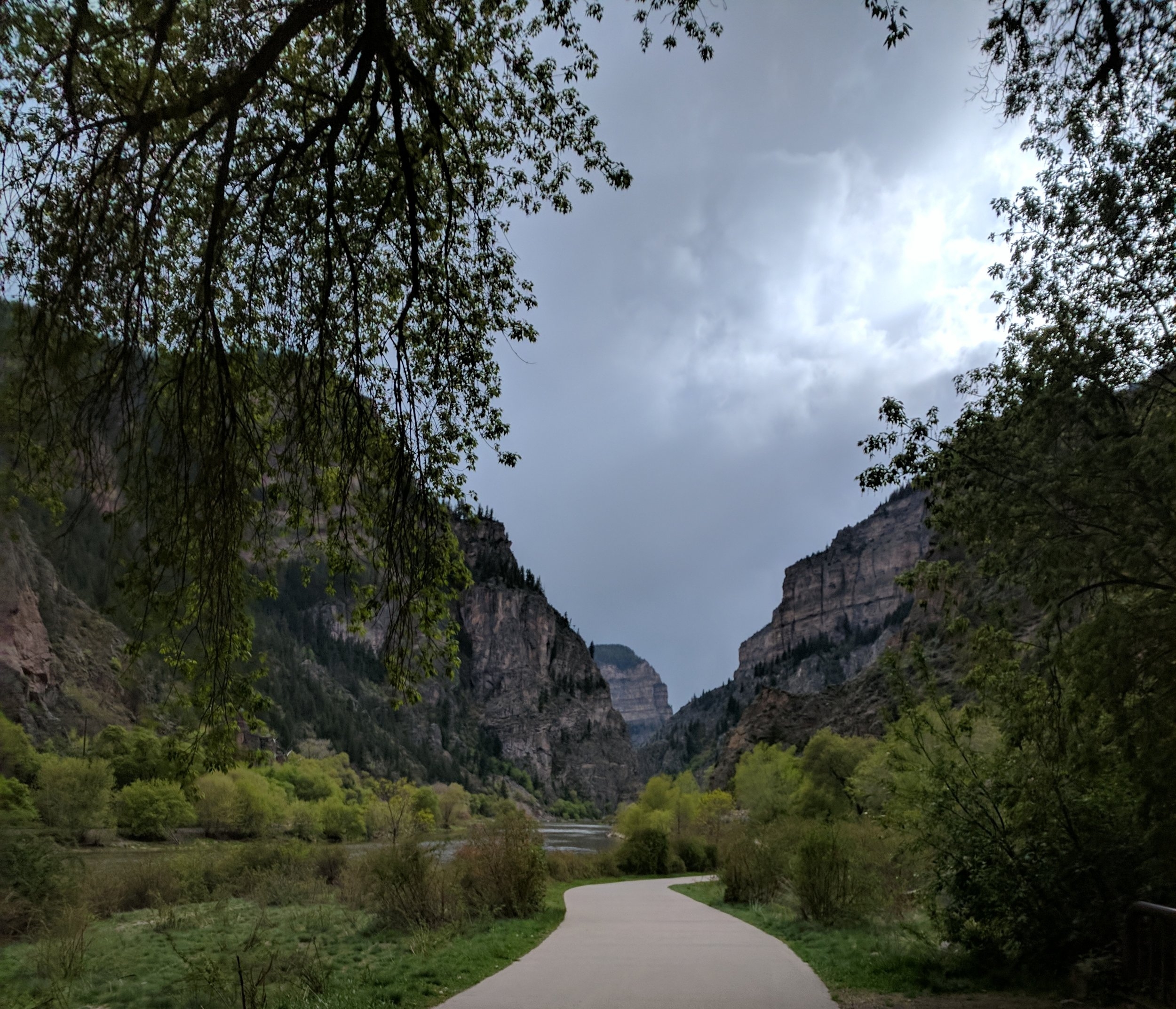 Hanging Lake Trailhead 