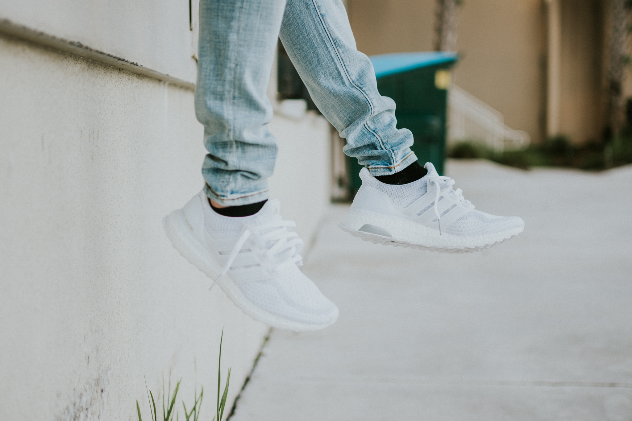 velocidad Alboroto trabajo Streetwear: Adidas Ultra Boost + H&M Low Trash Jeans // Summer 2016 — IAN  MICHELMAN PHOTOGRAPHY