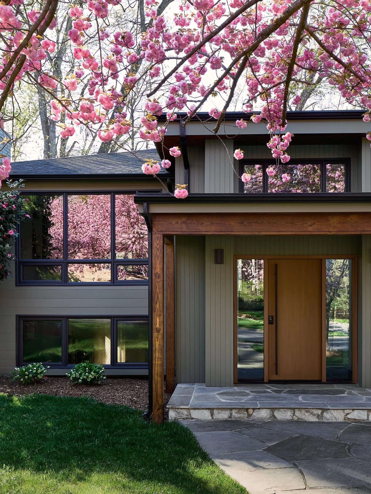 Feelin&rsquo; springy 🌷🌸🌿

Architecture, Design, + Styling: @mv.architects 
Photos: @ianmichelman