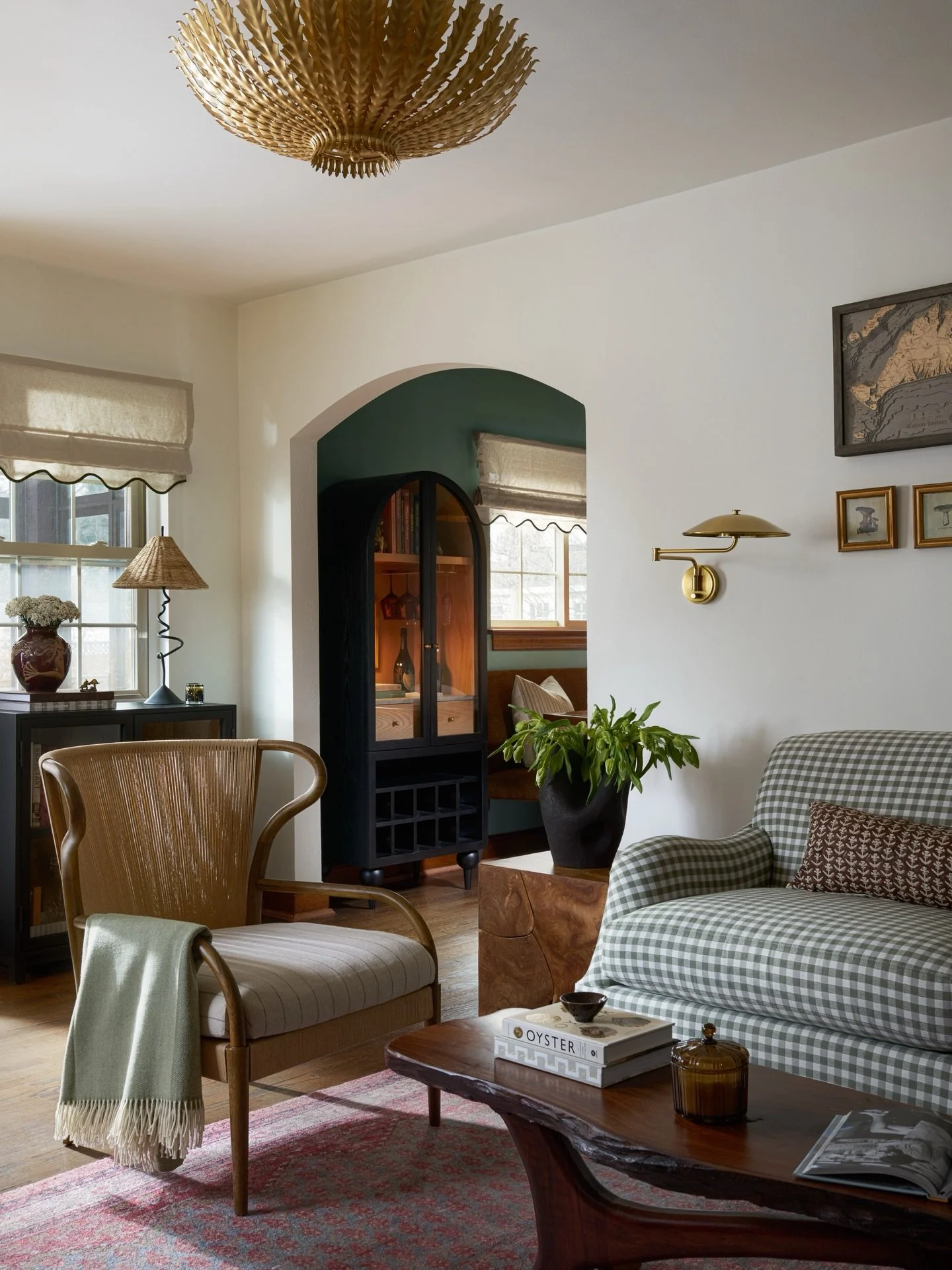This lil&rsquo; cottage brings the warmth and coziness we all need during these cold, rainy days ☕️📖

Design: @juliegstudio 
Original Art (Slides 4, 8, + 9): @carinatenagliaart 
Photos: @ianmichelman