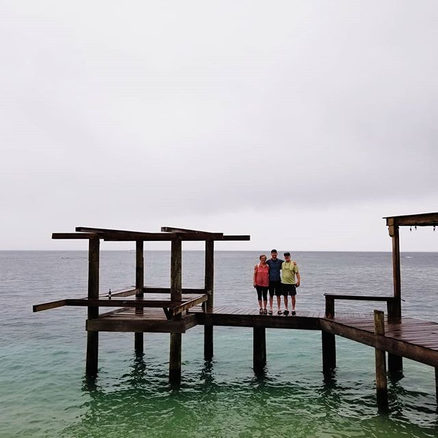 We had such an amazing time in Roatan, Honduras! We werent totally sure what to expect when we booked our flights! We ended up having incredibleee food, fishing, scuba diving, riding around in boats, walking the beach, and chatting with so many frien