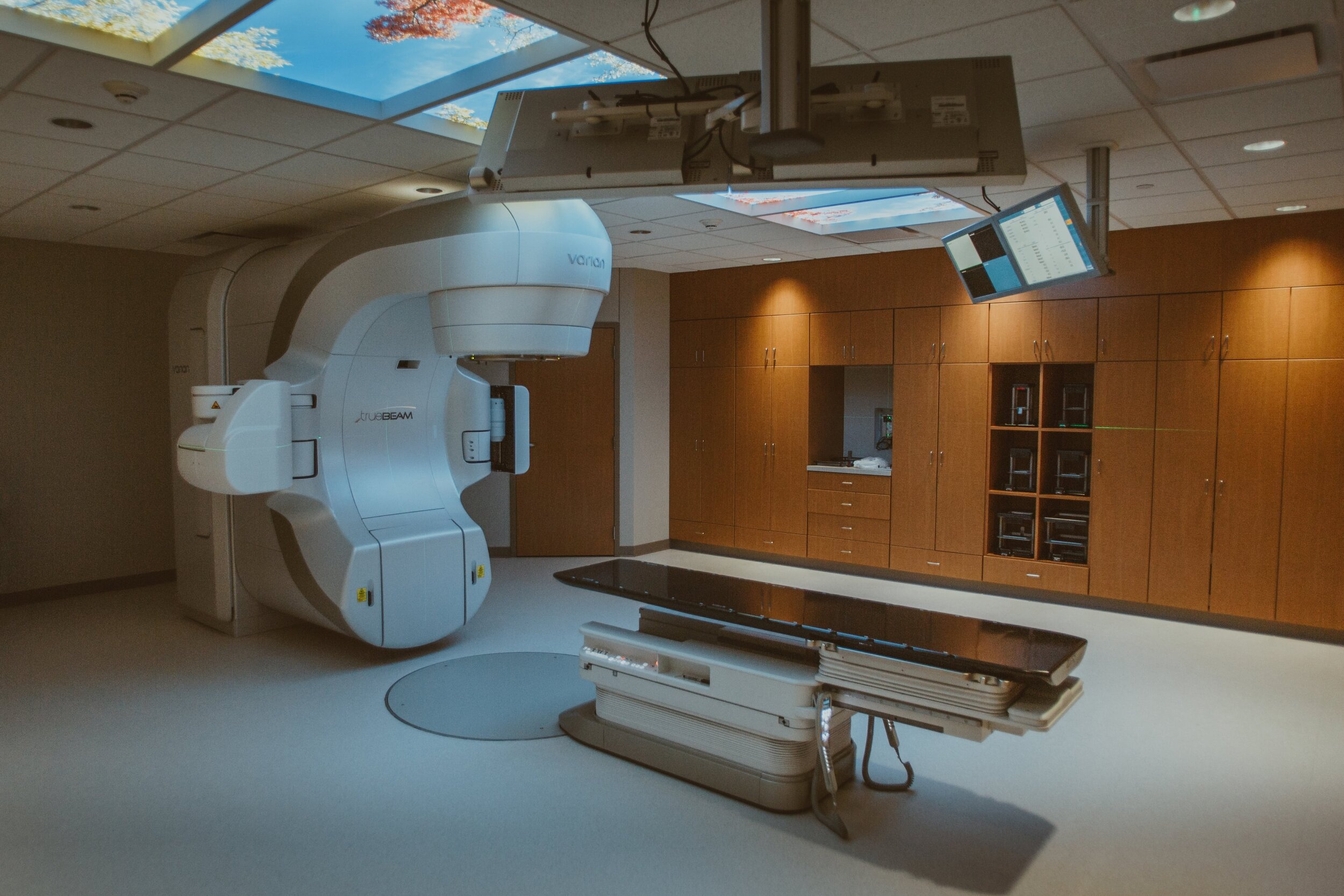 interior-medical-facility-cancer-imaging-machine