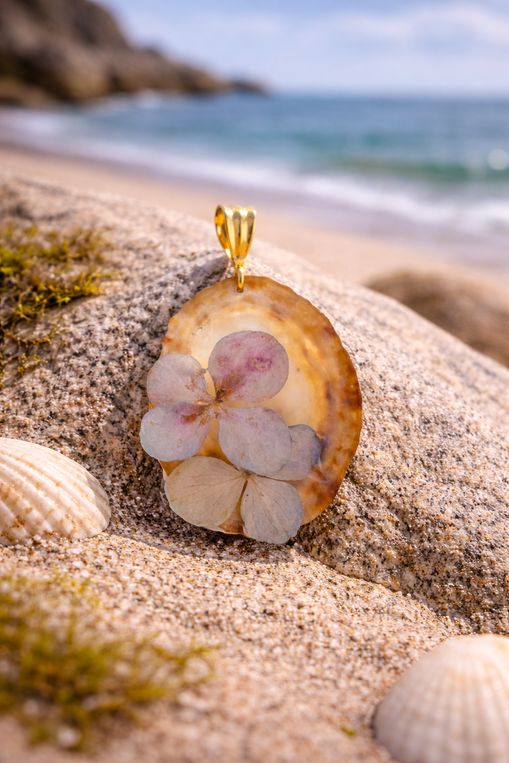 Azorean Seashell & Hydrangea Pendant