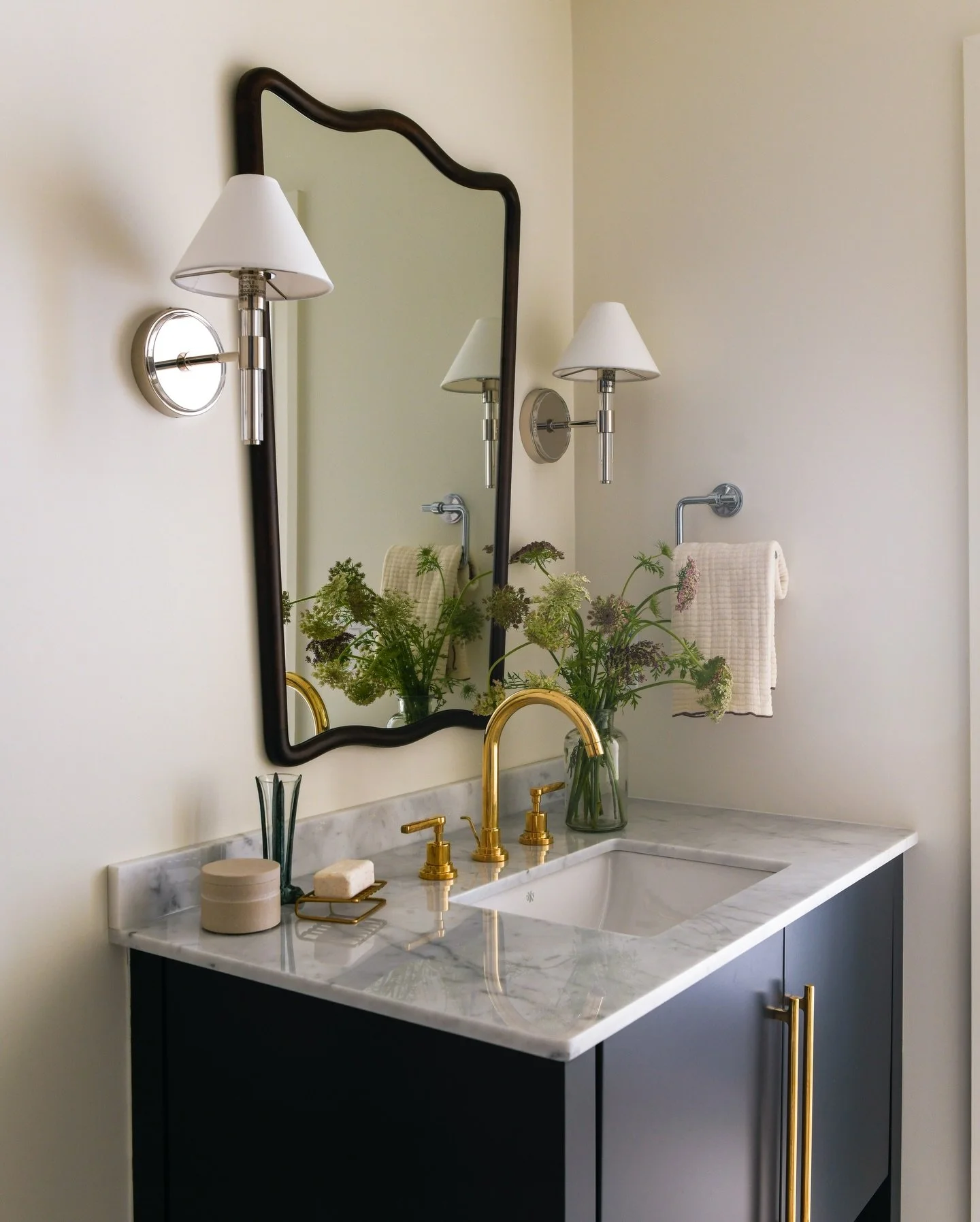 Calm, classic, and made to last.

📸: @erinashkelly