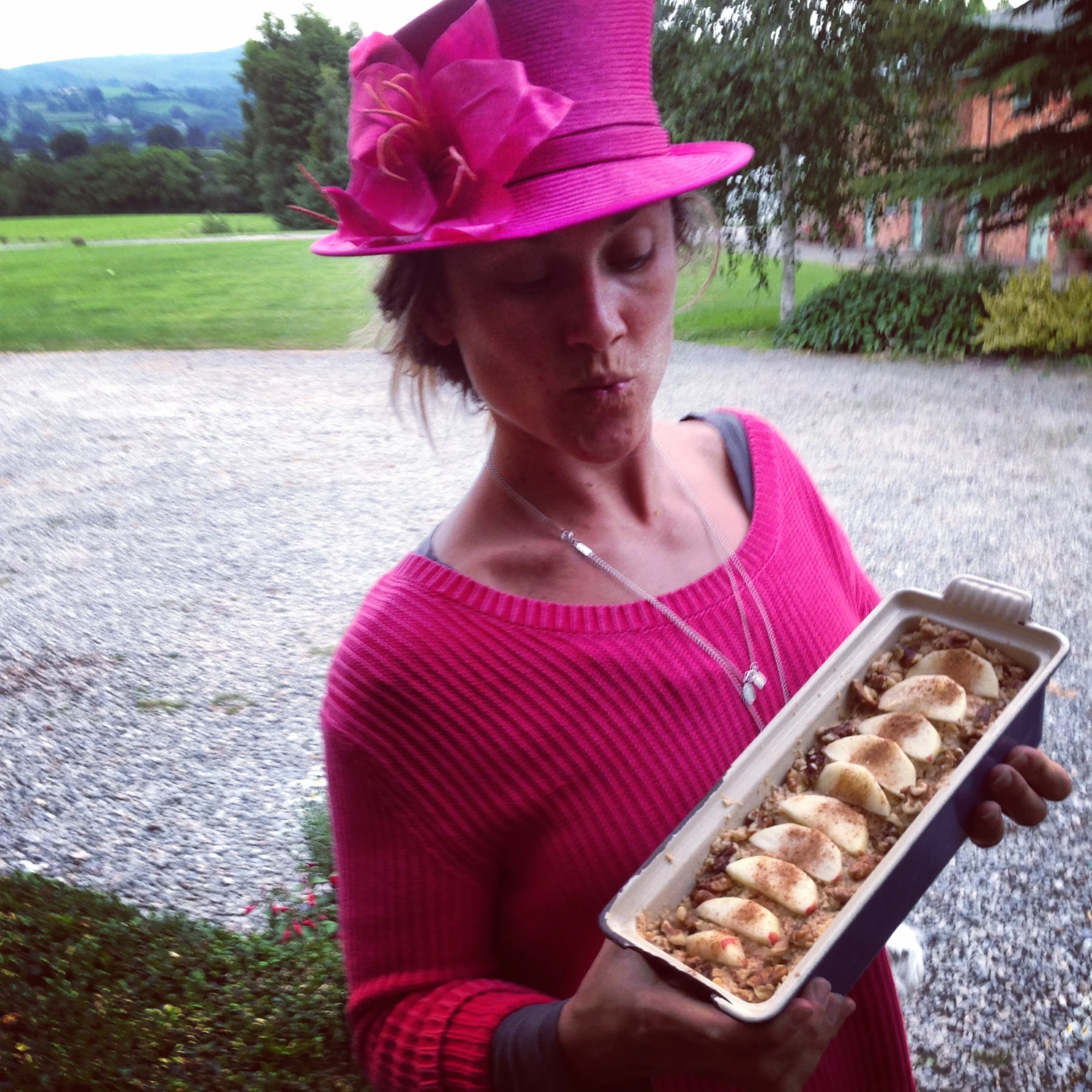 Warming apple, cinnamon and walnut bread