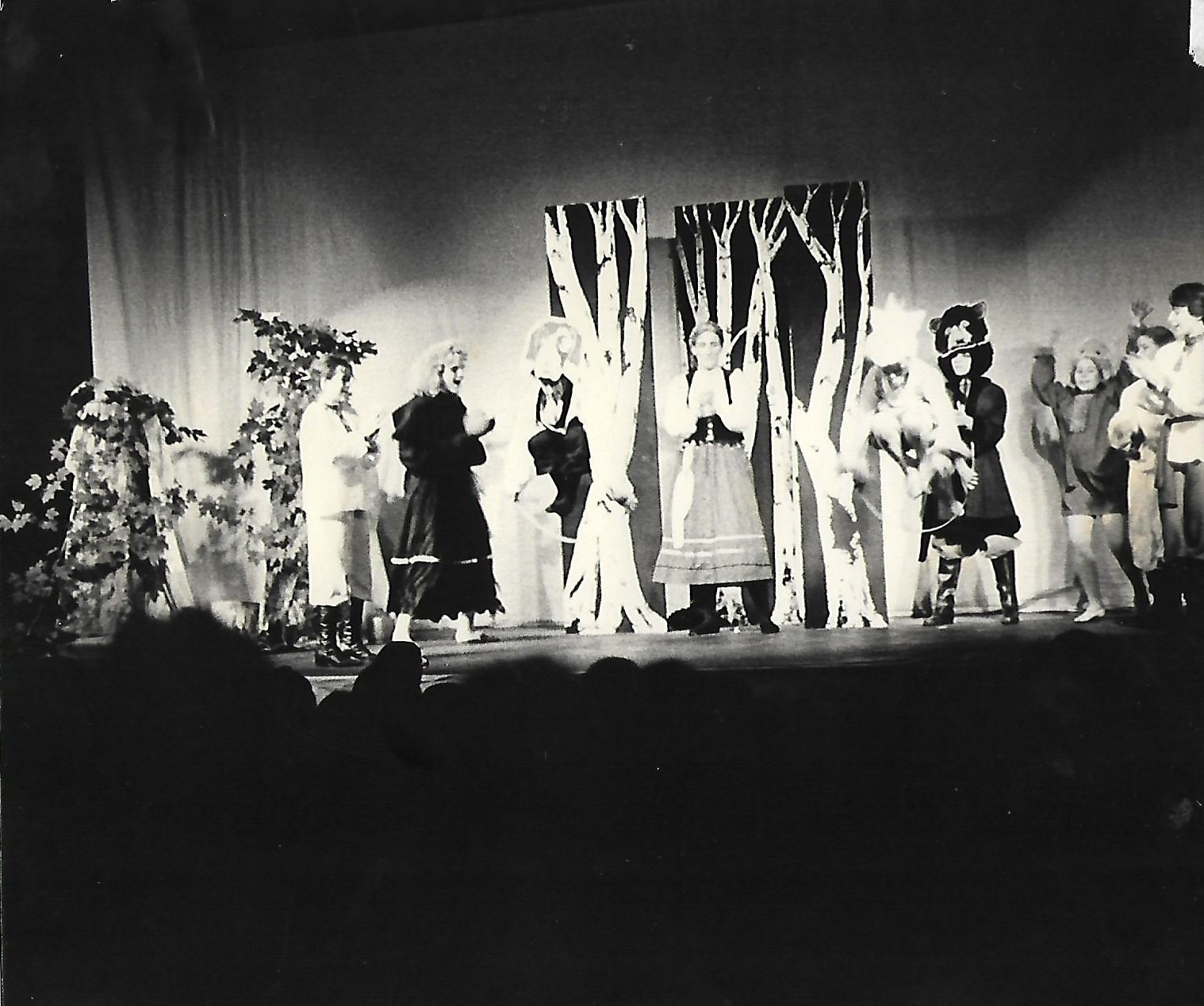 The Cast: Gretchen Forsley, Alison Gannett, Kimberly Gannett, Wendy Gannett, Kathy Hodson, Kim Kinsley, Jack Lee, Pan Lindhe, Libby Page, Steve Salera, James Short, Tasha Urbanowski
