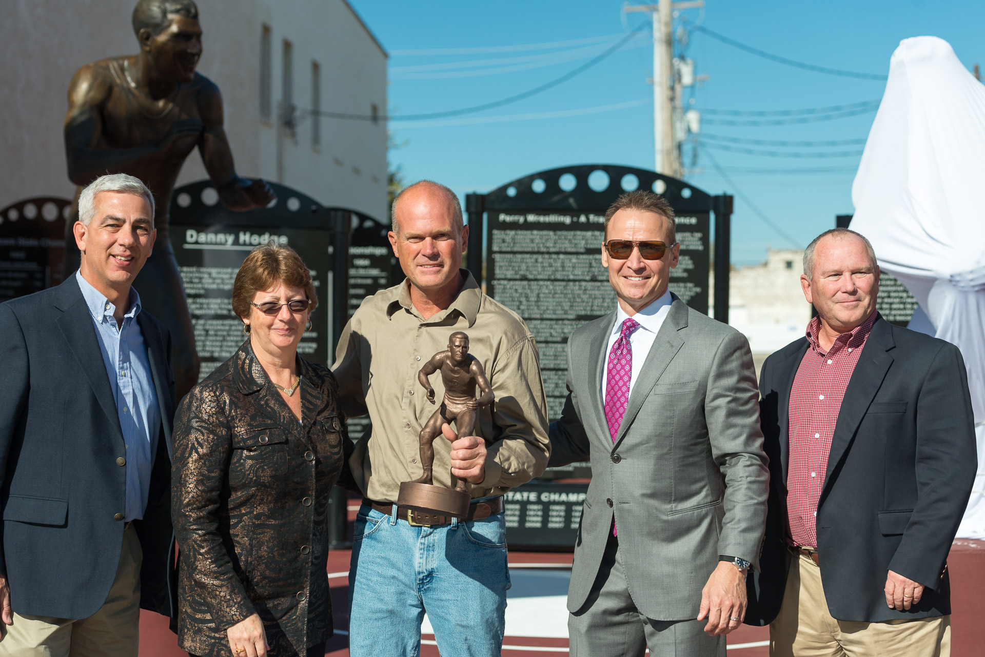 Perry Wrestling VanBebber Statue 1920px - 364.jpg