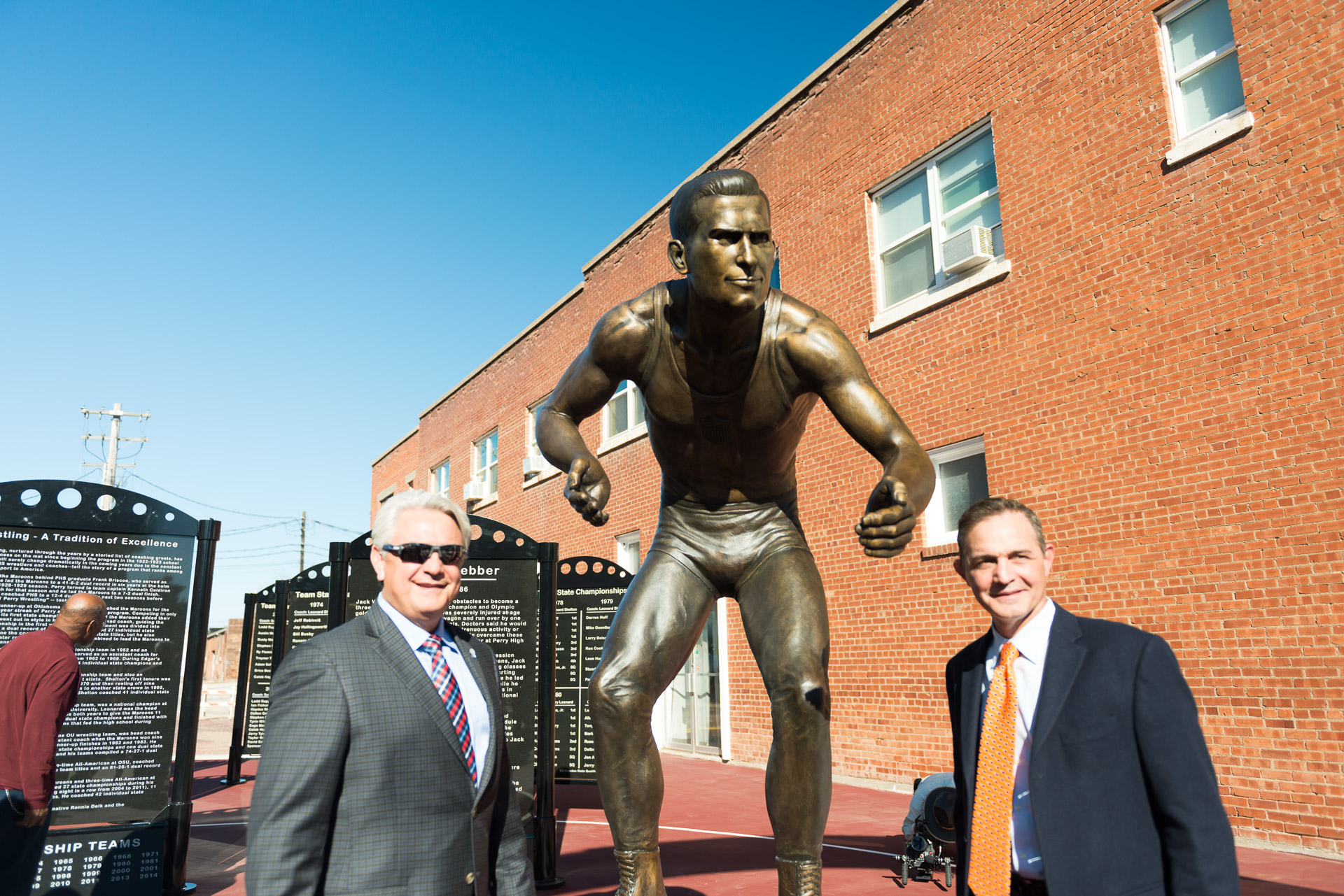 Perry Wrestling VanBebber Statue 1920px - 410.jpg