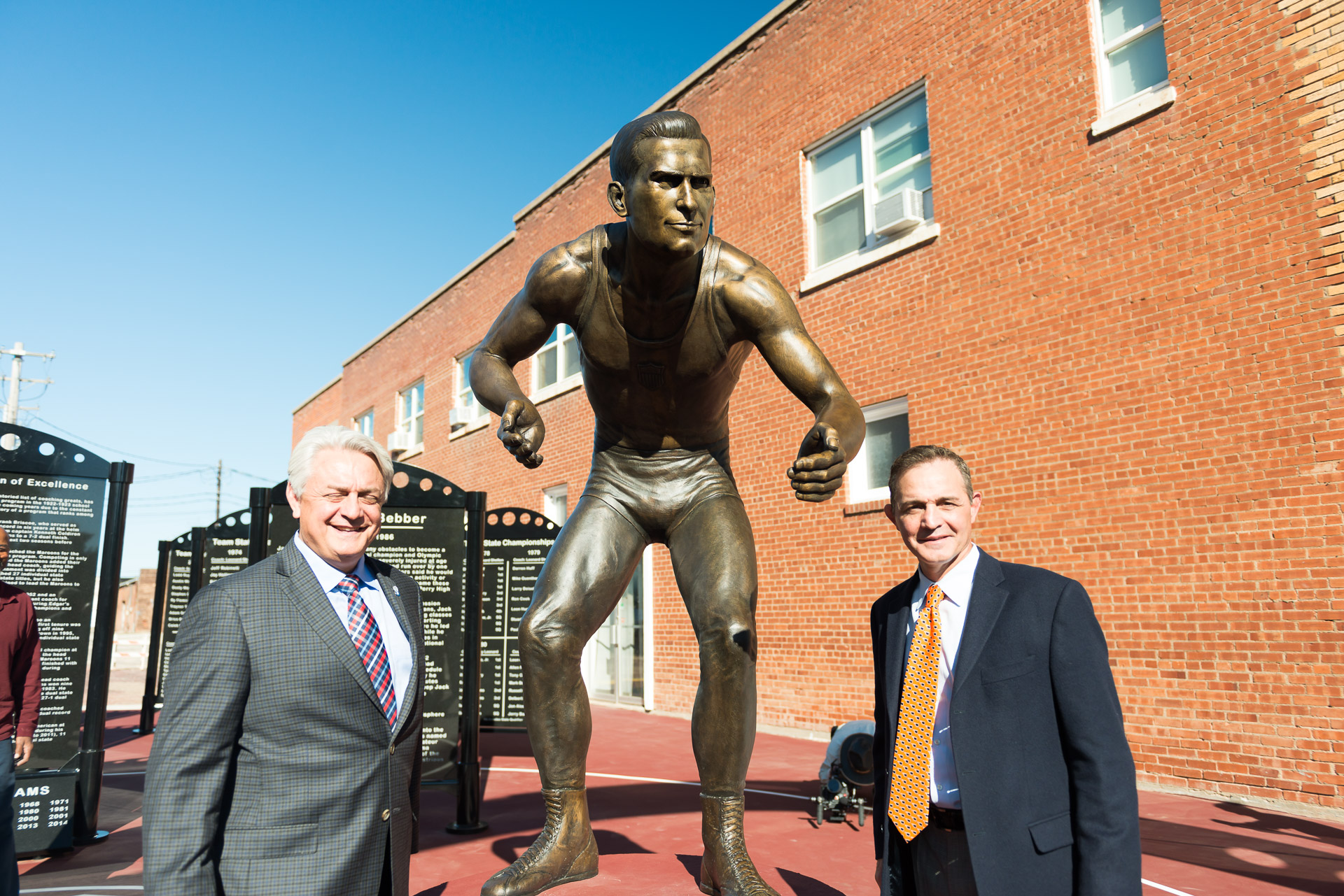 Perry Wrestling VanBebber Statue 1920px - 411.jpg