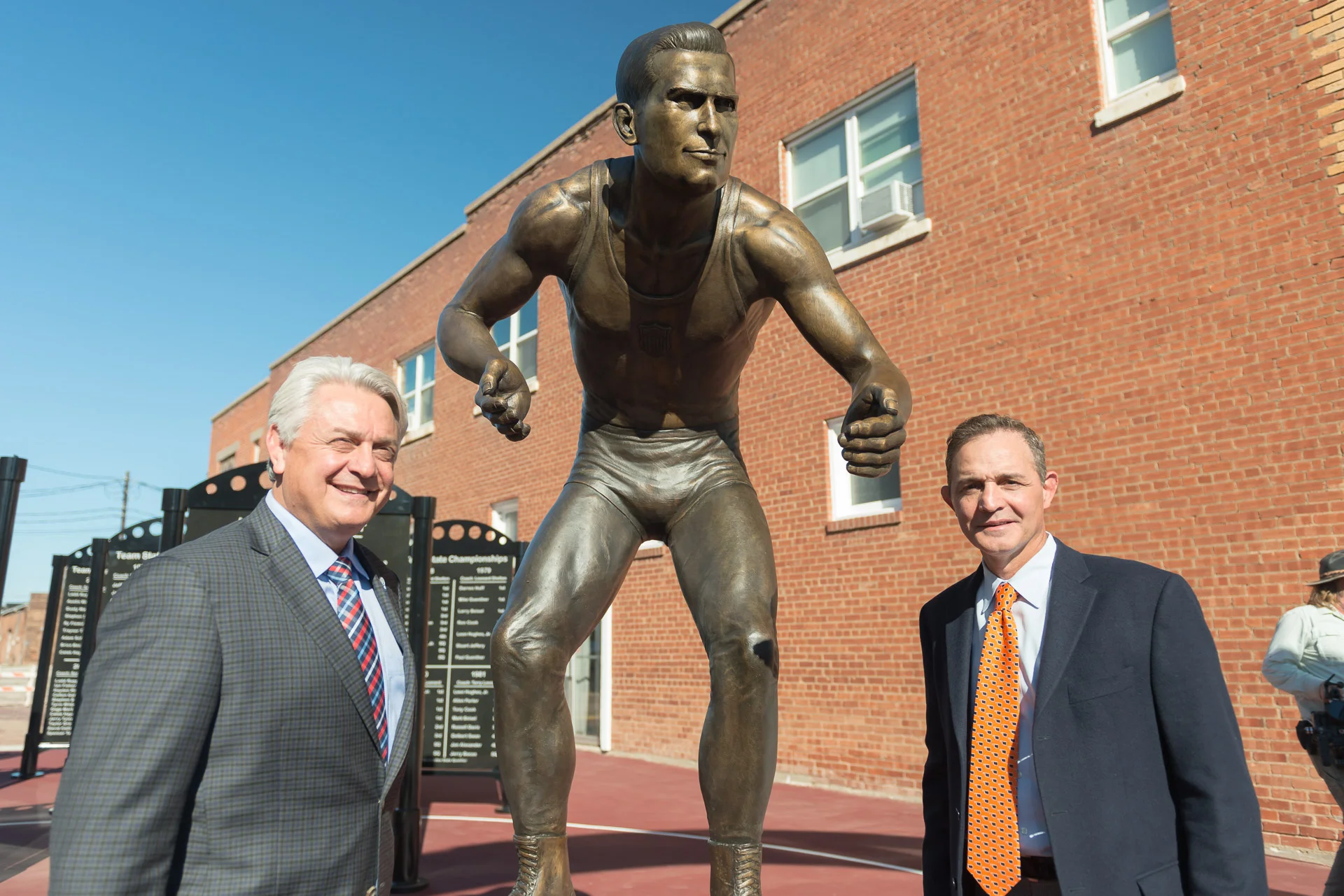 Perry Wrestling VanBebber Statue 1920px - 412.jpg