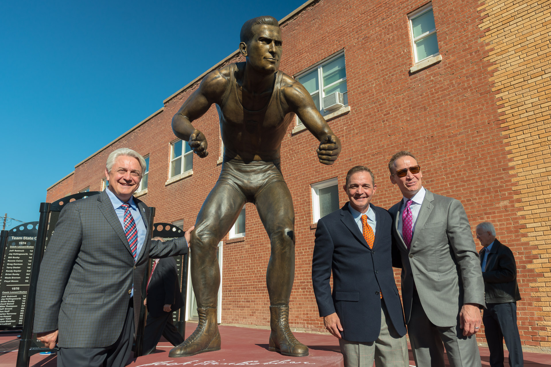 Perry Wrestling VanBebber Statue 1920px - 416.jpg