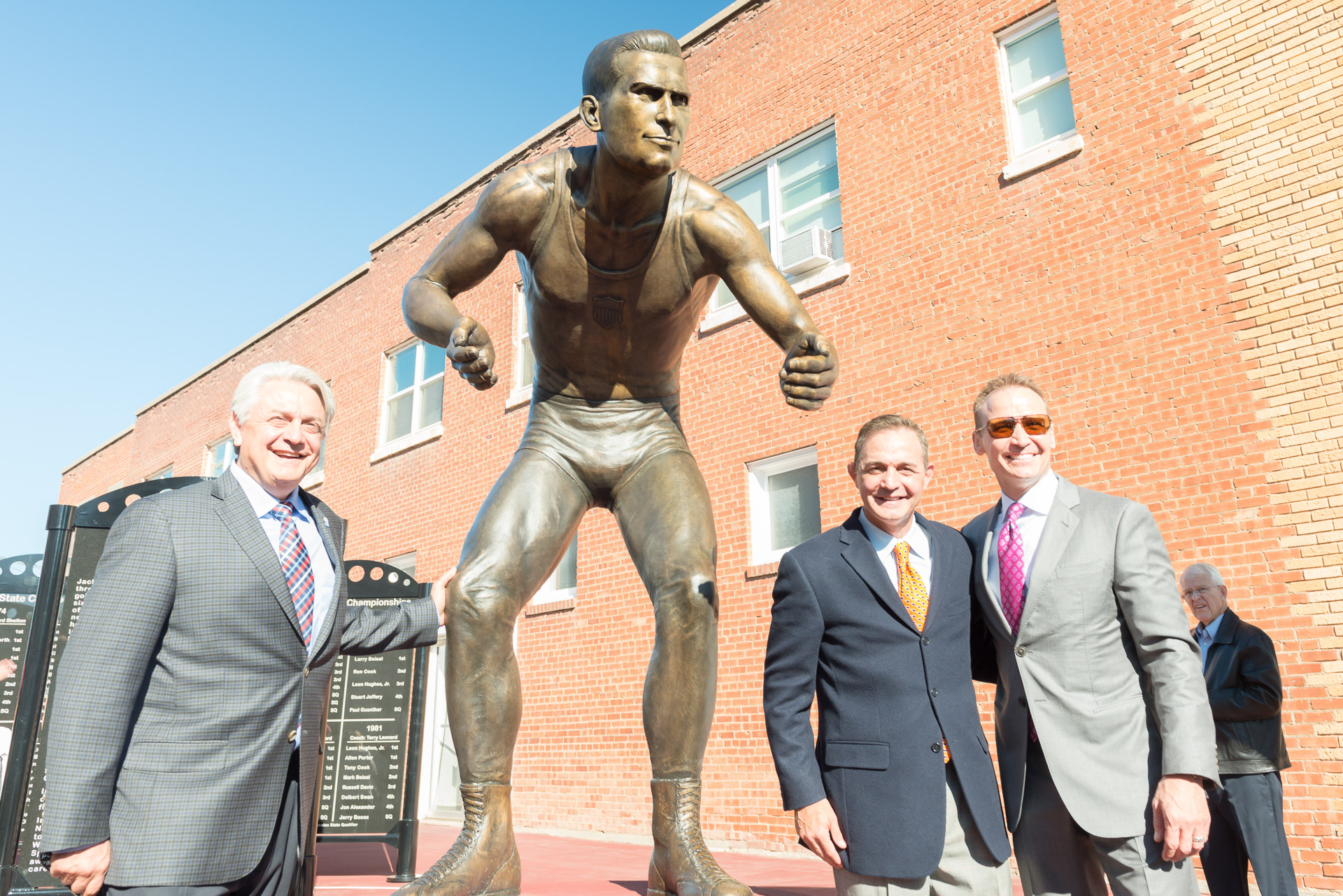 Perry Wrestling VanBebber Statue 1920px - 417.jpg