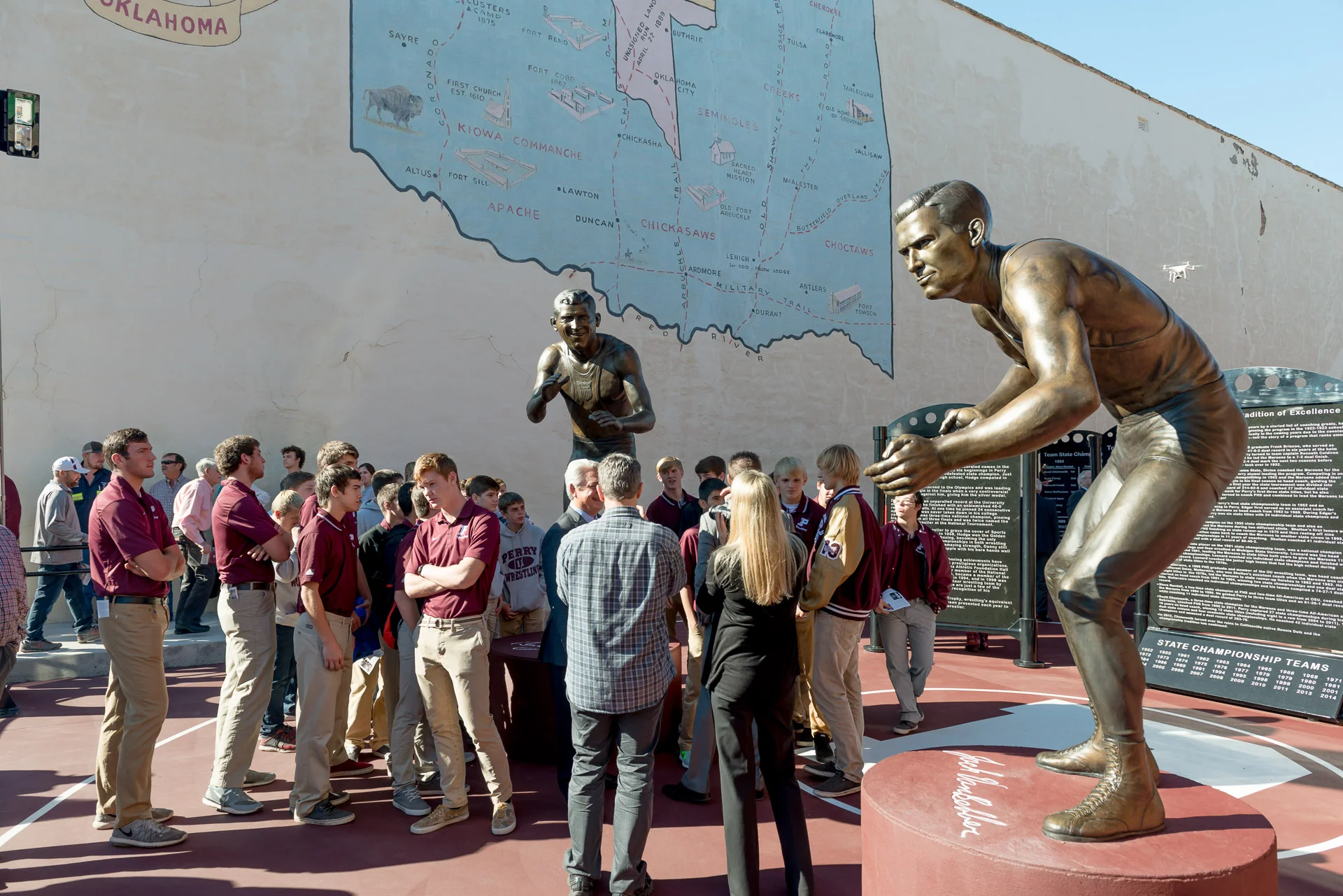 Perry Wrestling VanBebber Statue 1920px - 422.jpg