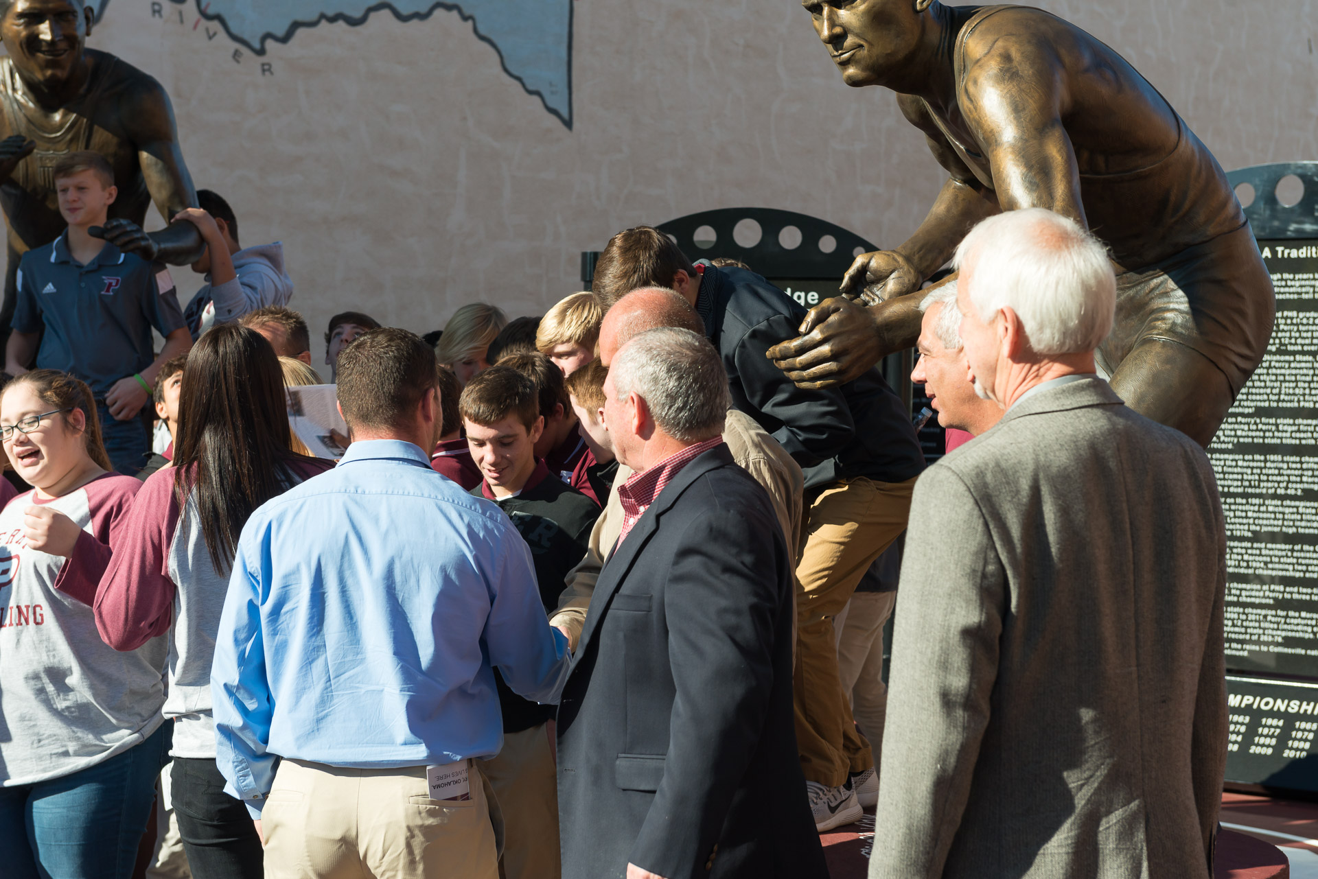 Perry Wrestling VanBebber Statue 1920px - 446.jpg