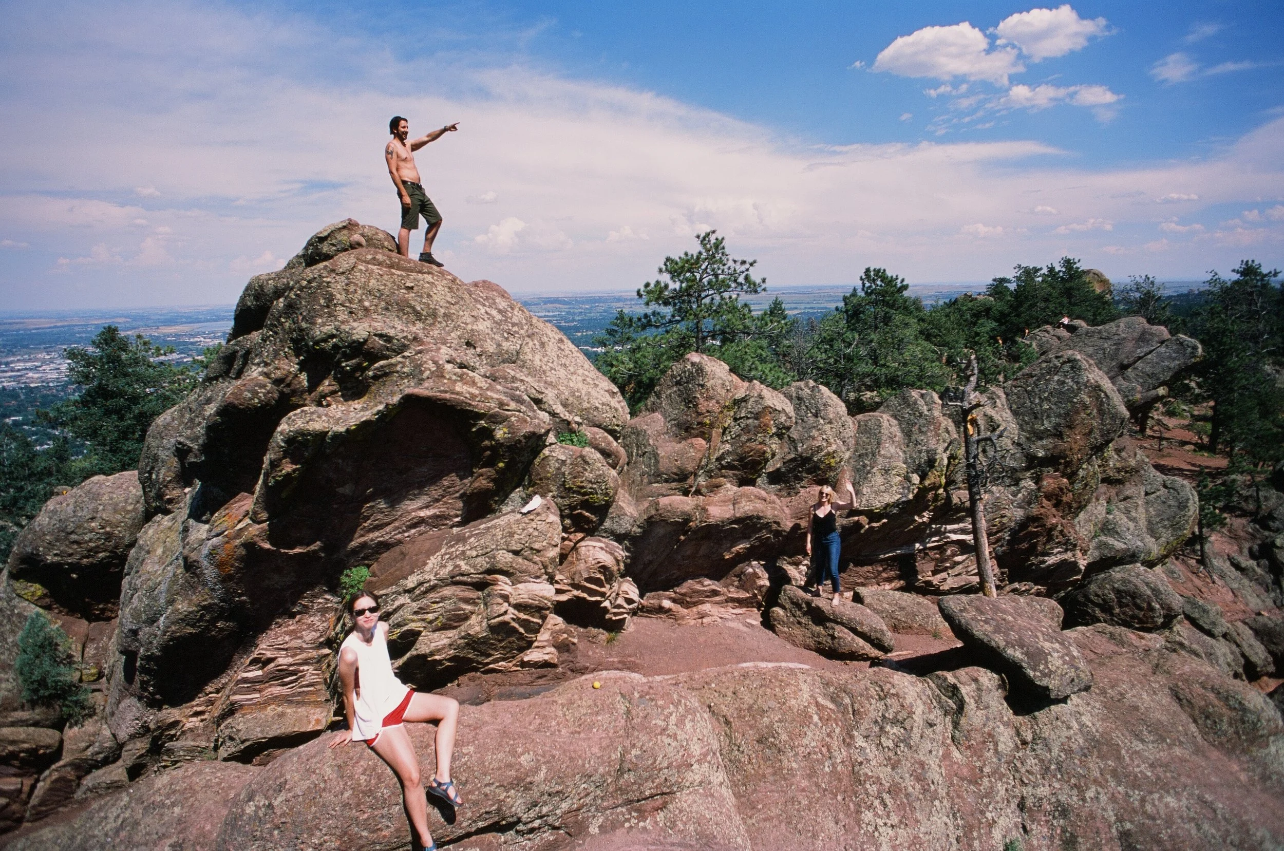 Nikonf2-Provia100F-324907790008_.jpg