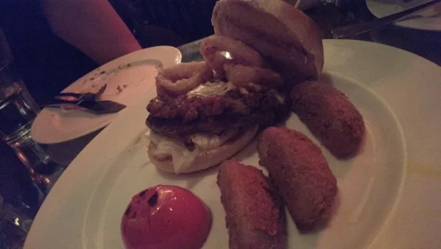 Mediterranean Vegetable Burger @ The White Owl Brewery, India Bulls One