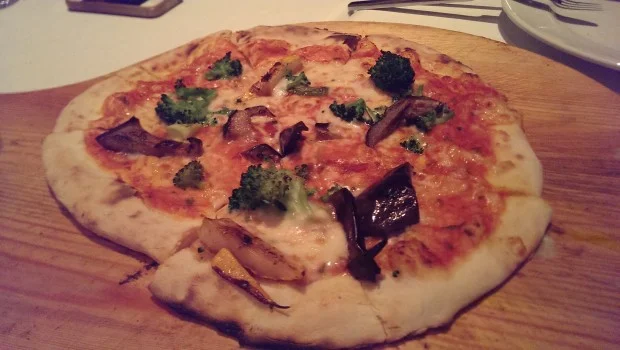 Veggie Pizza @ Mezzo Mezzo, JW Marriott