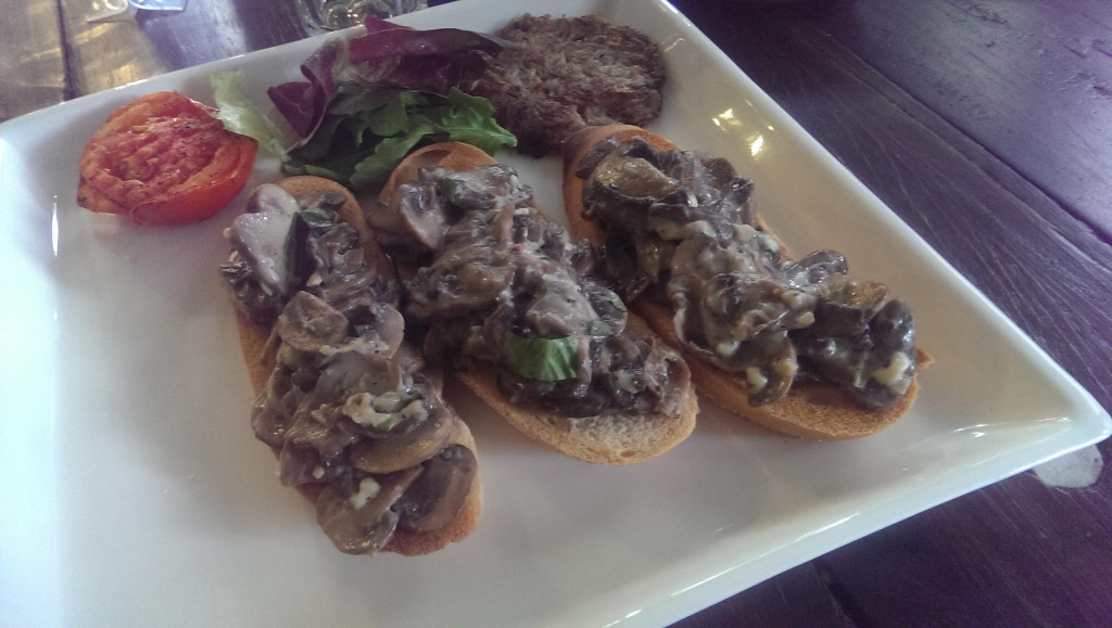 Mushrooms on Toast @ Me So Happi, Bandra