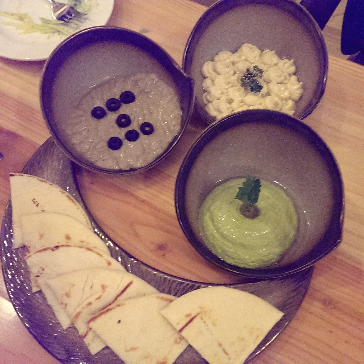 Trio of Hummus @ Ithaka, Lower Parel