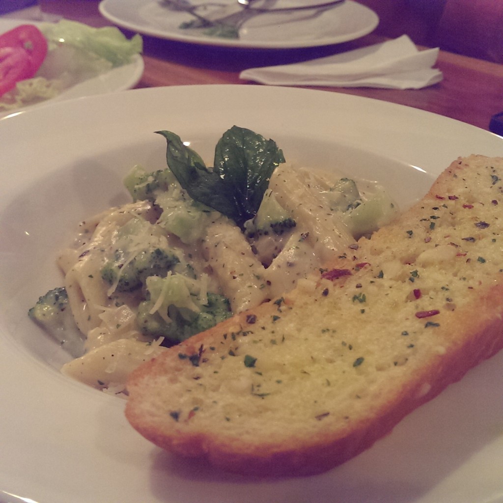 Pasta Alfredo @ Eat around the corner, Bandra