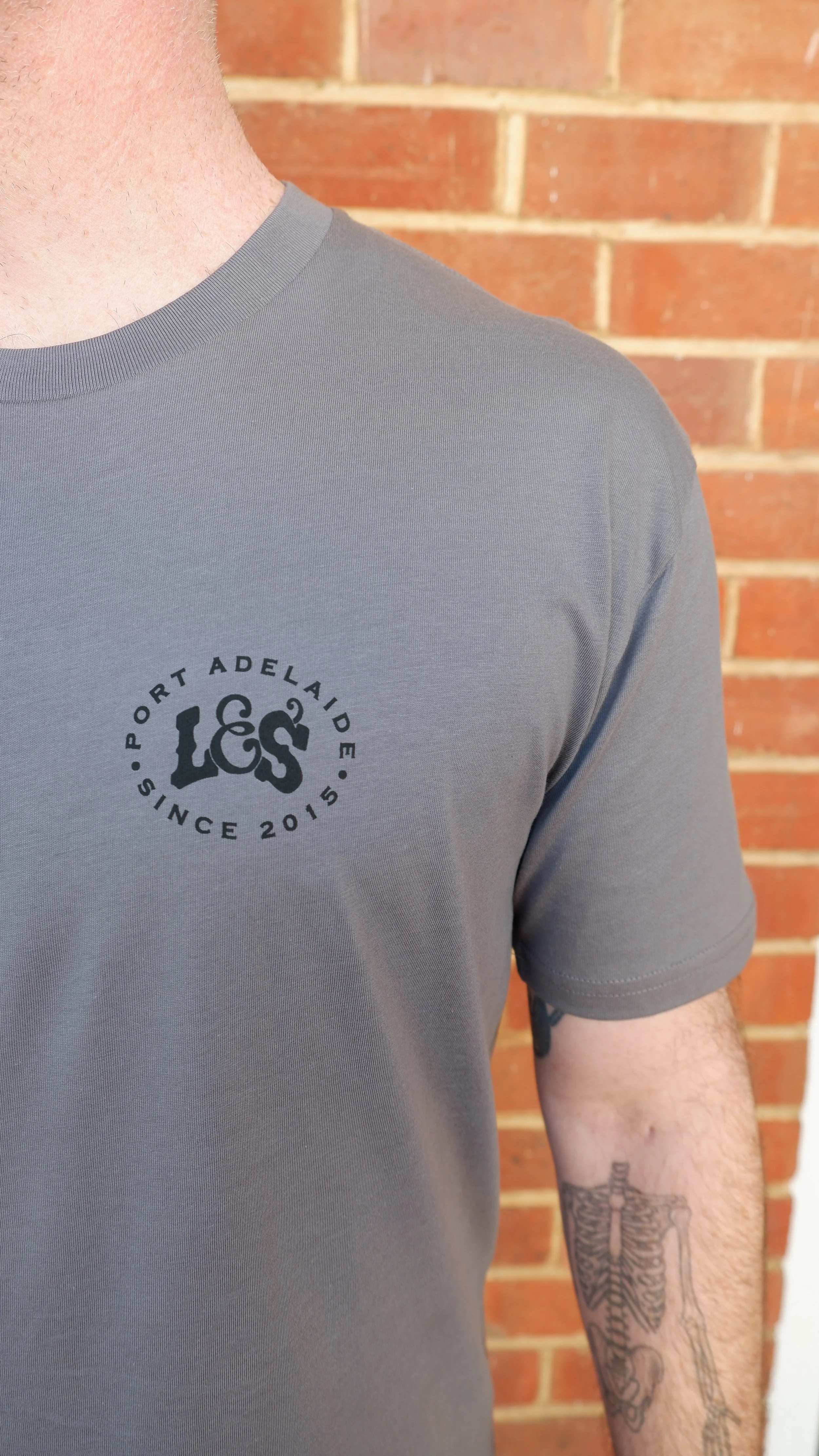 10 Year Anniversary T-shirt "Smoking in the Port" - Shadow Grey