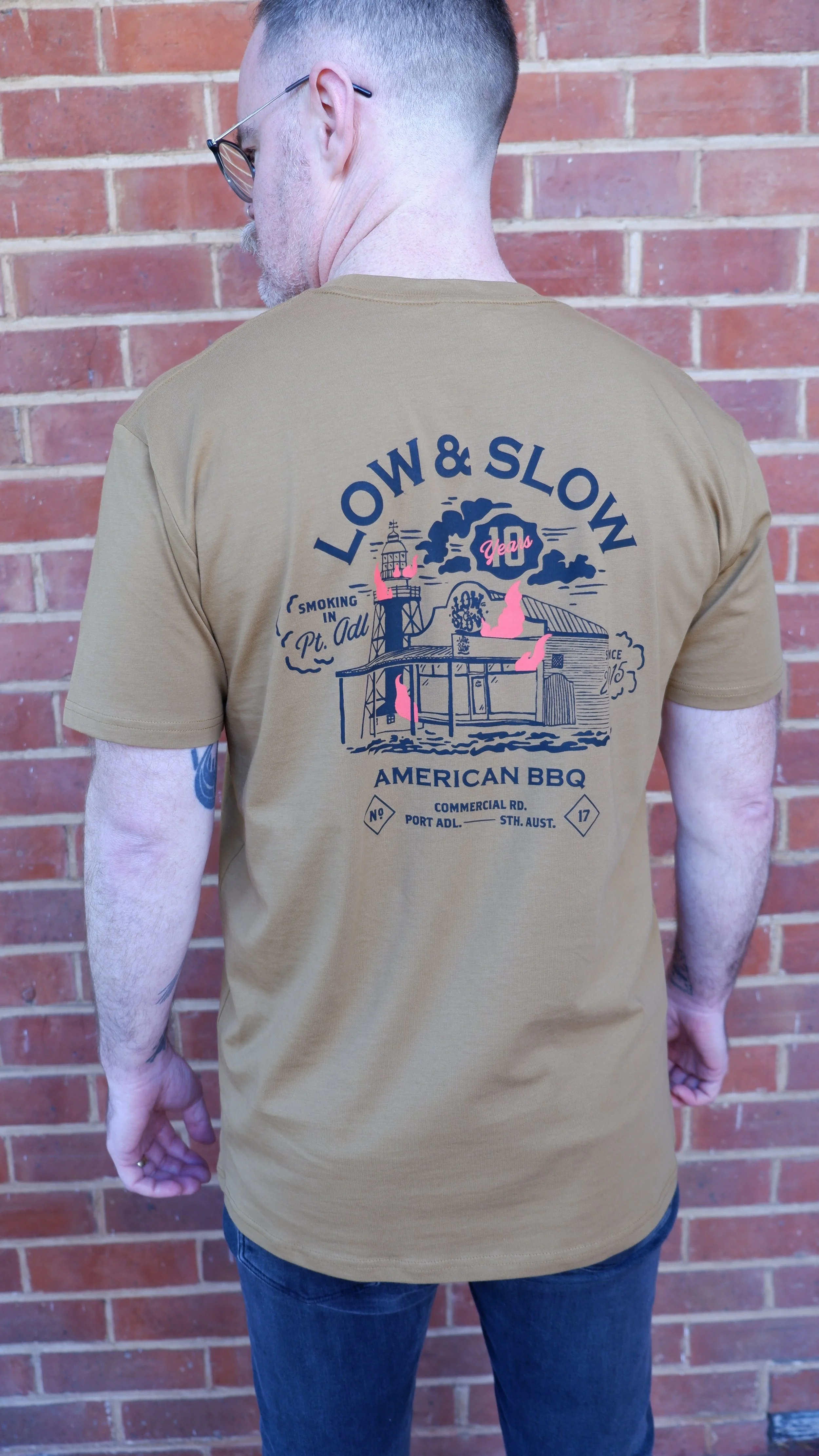 10 Year Anniversary T-shirt "Smoking in the Port" - Camel UNISEX