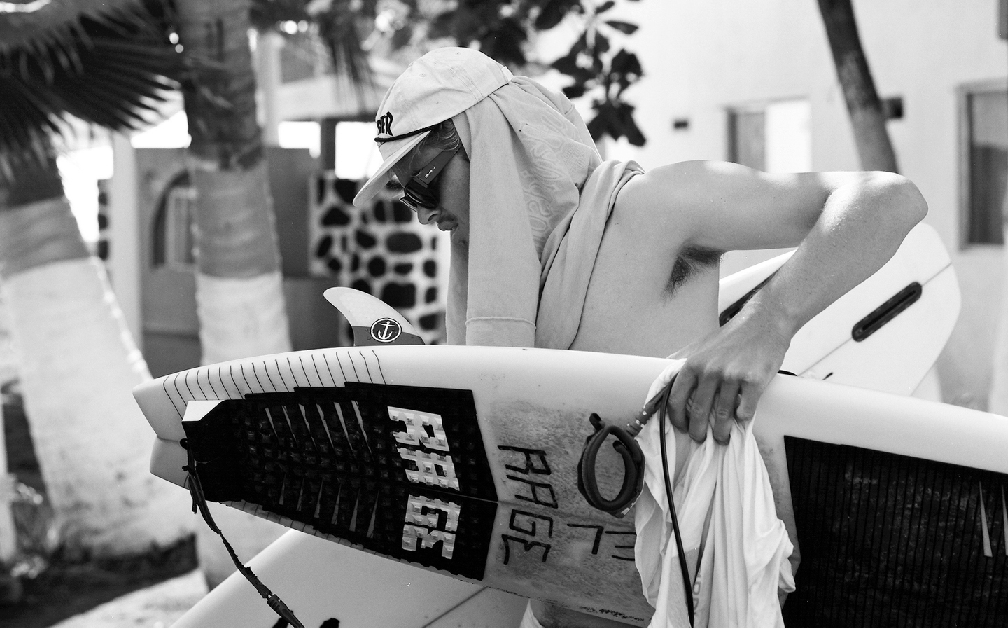 noa-deane-12-20-d3da.jpg