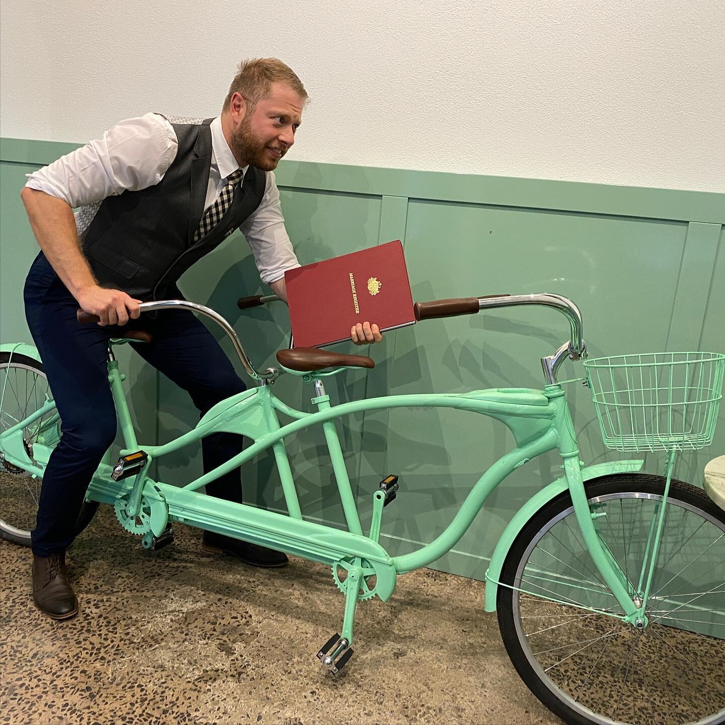 Riding high for tonight&rsquo;s wedding 🚴&zwj;♂️😝

#funcelebrant #melbourneweddings #melbournecelebrants #funwedding