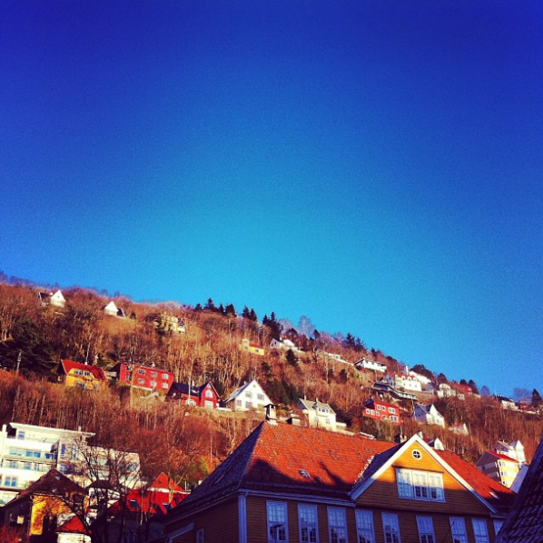 herosalen,+bergen,+dionne+yoga.png
