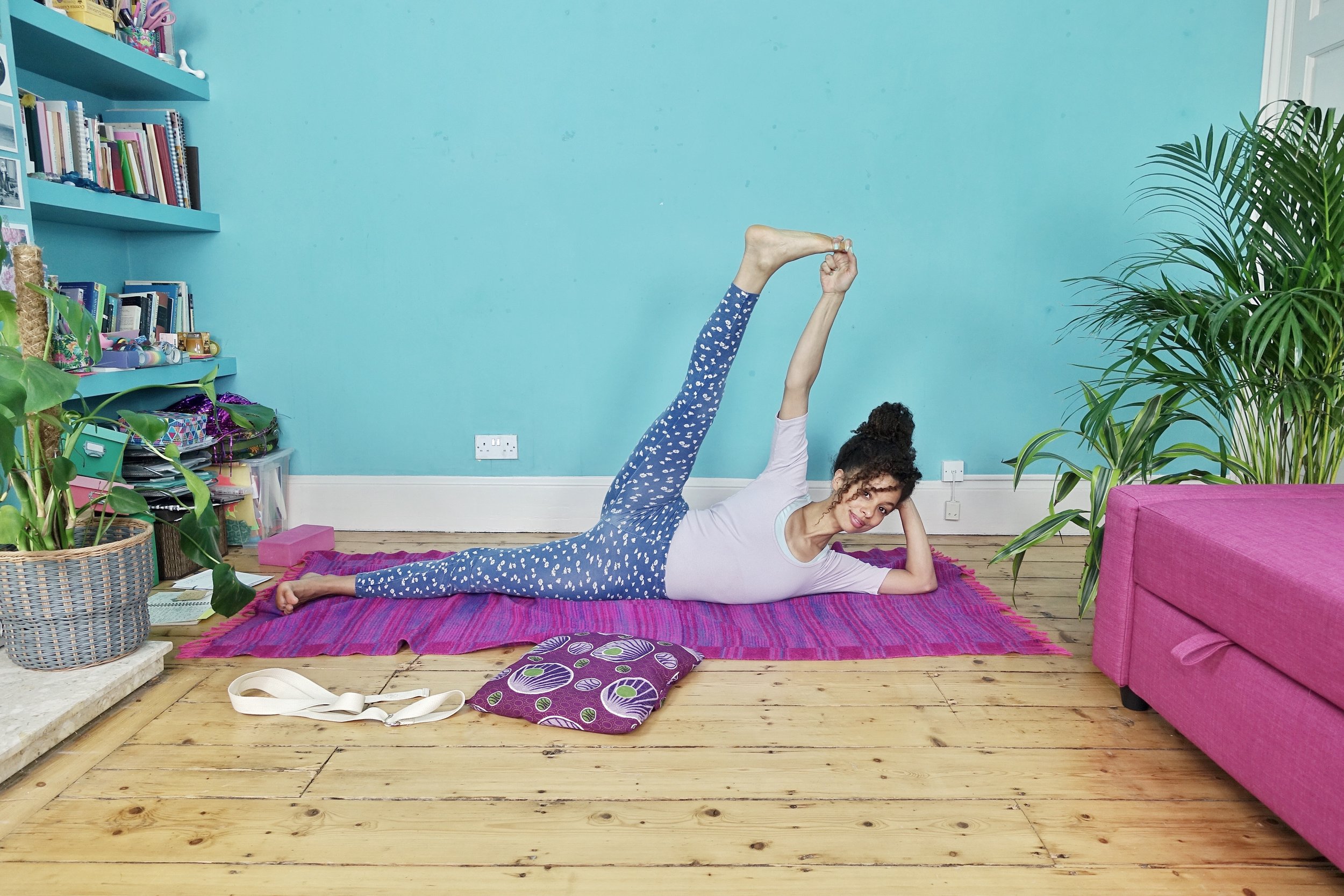 10 minute yoga for side body + chill!